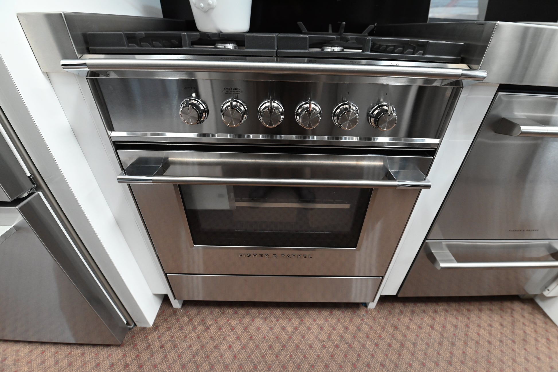 Fisher and Paykel 30 inch stainless steel classic gas range OR30SCG4X1