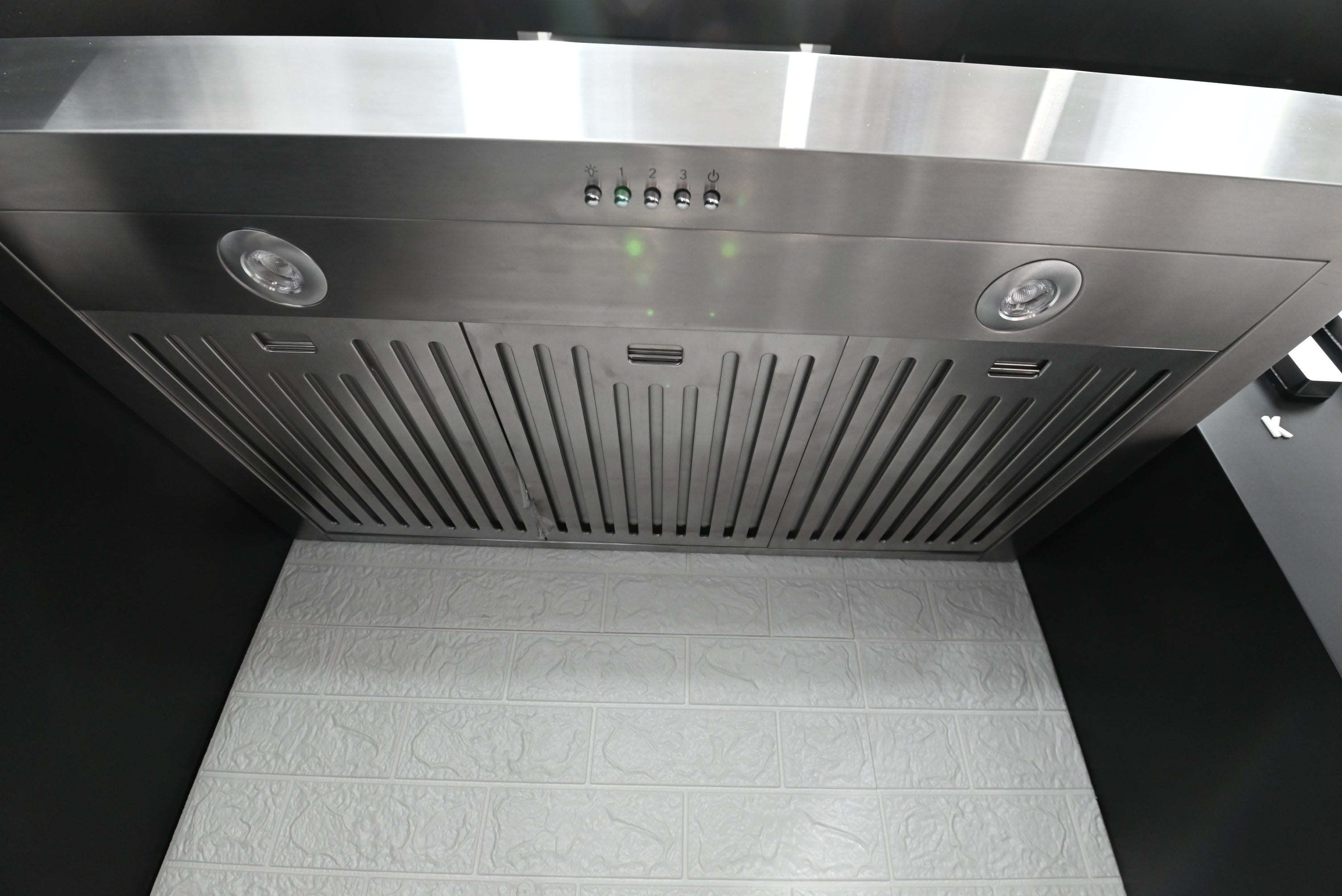 Professional 36 inch range hood with 1000 CFM blower and baffle filters
