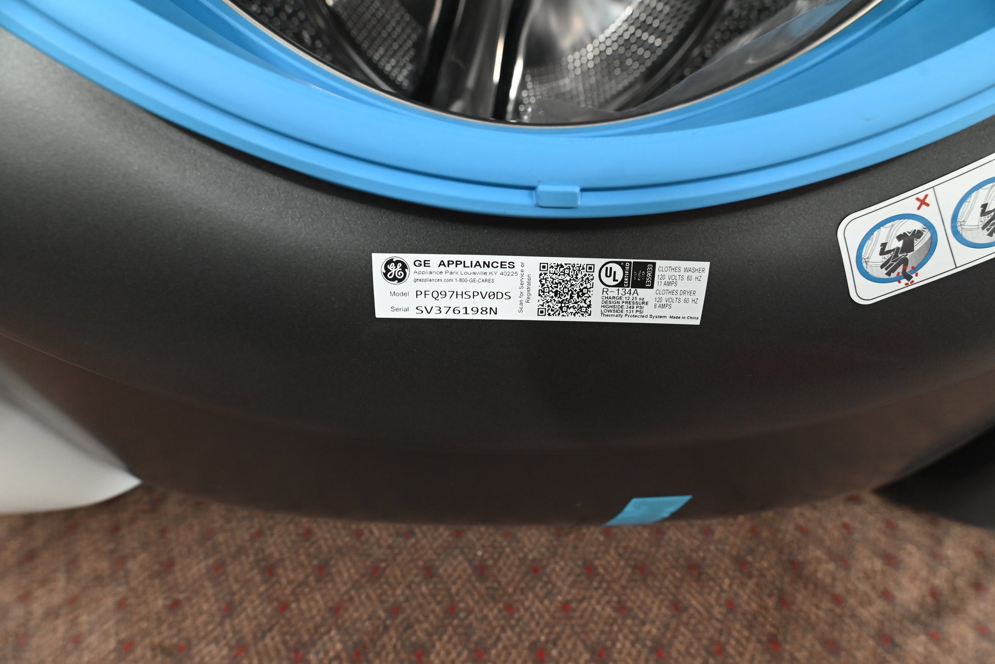 High-end smart laundry appliance with large capacity drum and glass door