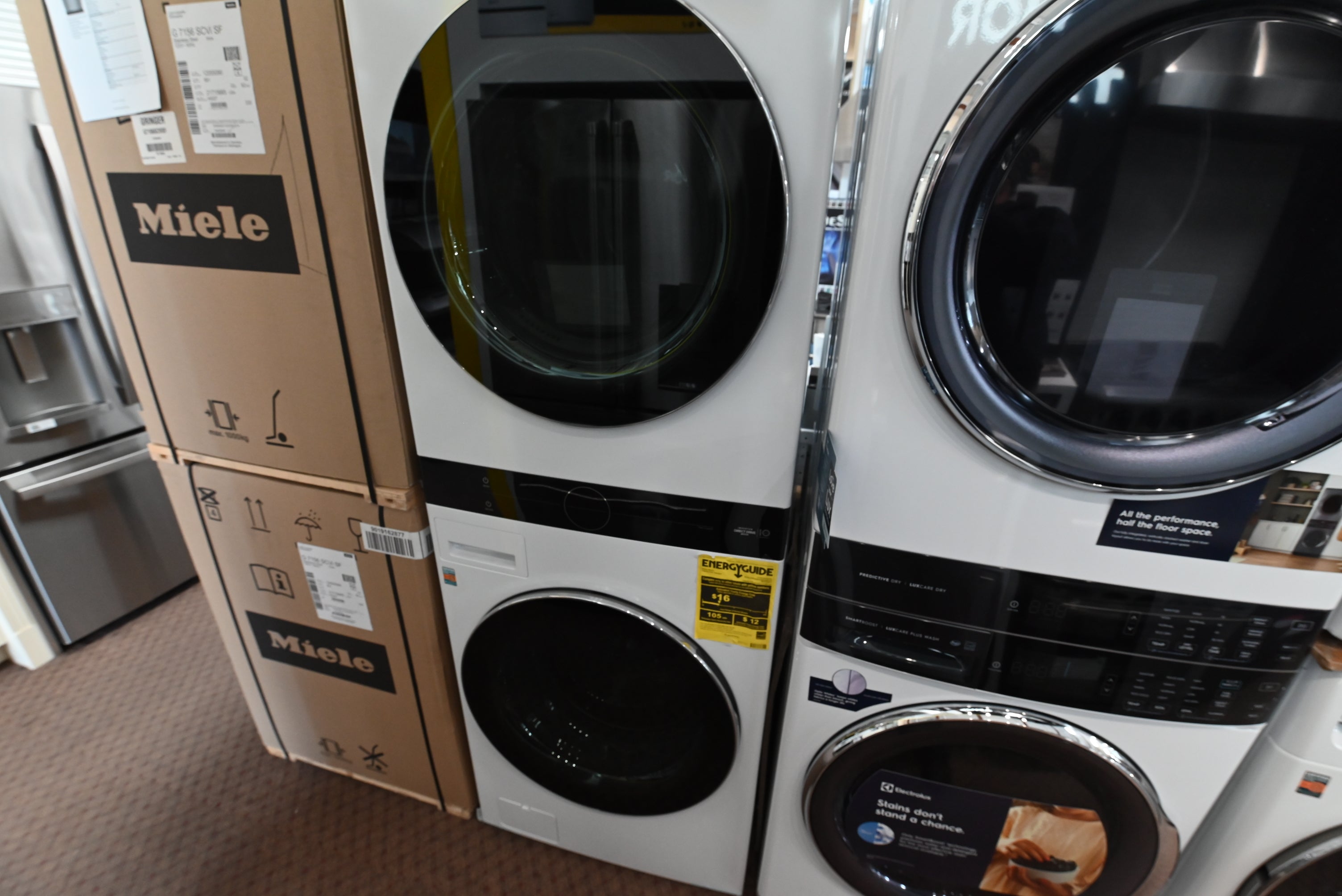 LG WKGX201HWA smart front load gas WashTower vertical view smooth white finish