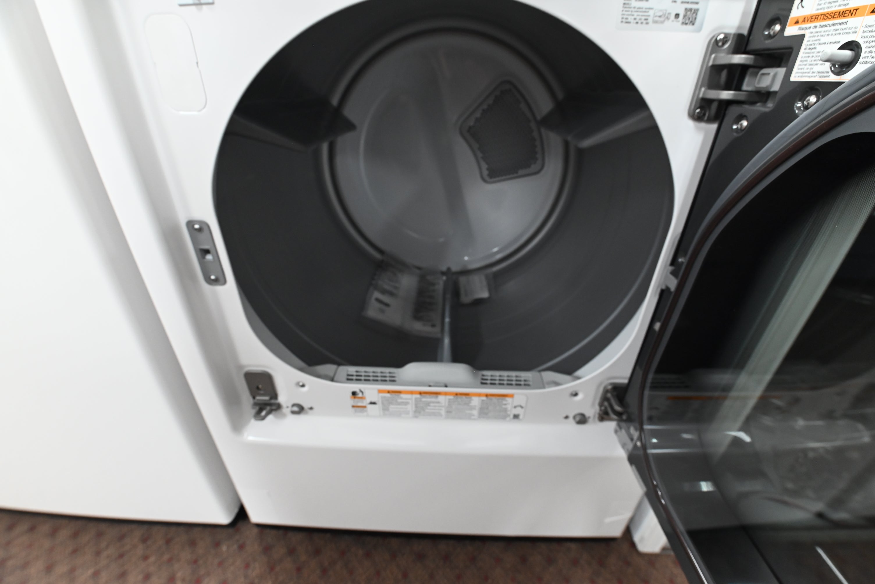 Smart gas dryer with AI Sensor Dry and EasyLoad dual-opening door