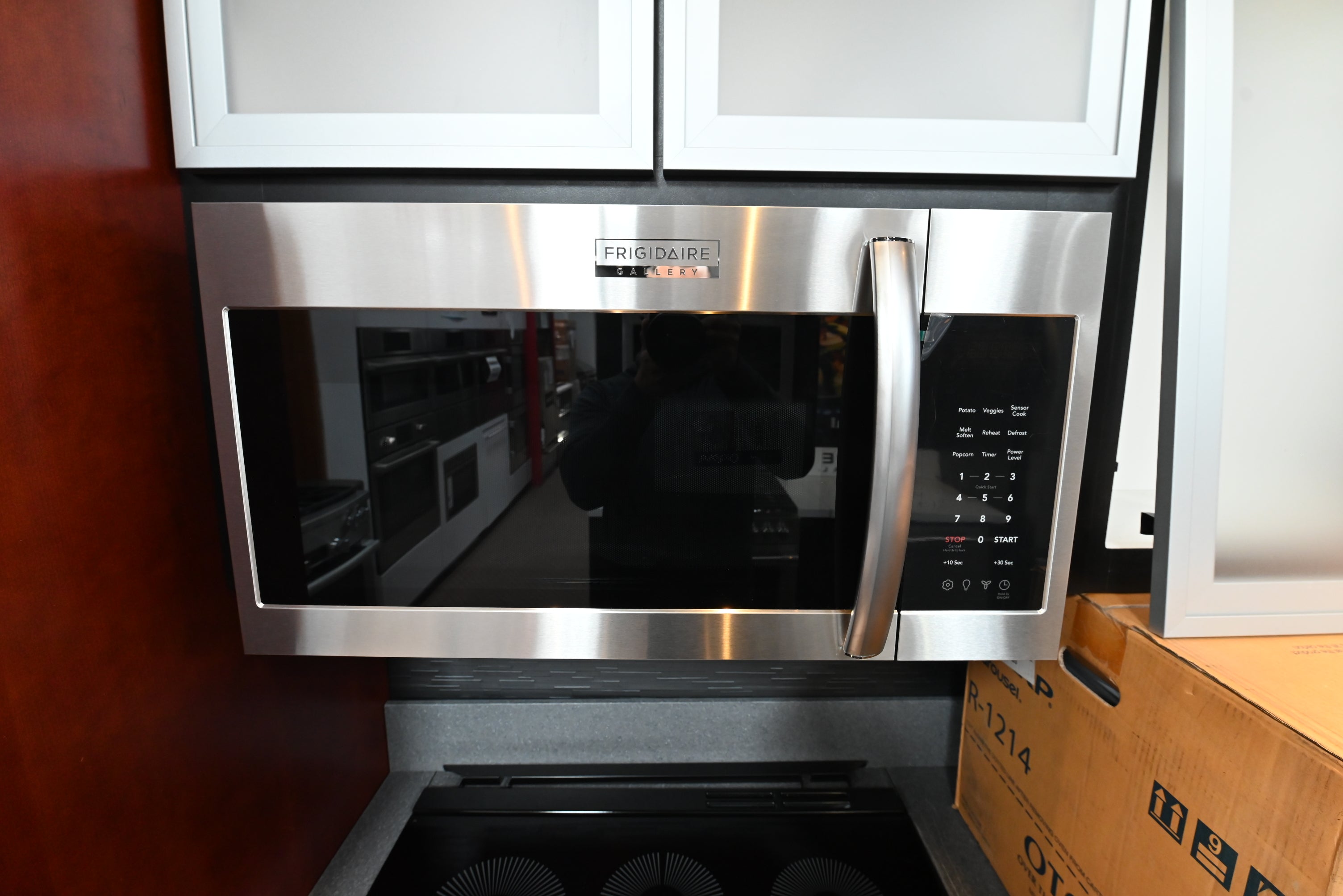 Frigidaire Gallery GMOS1962AF 30 inch over the range microwave with convection stainless steel front view
