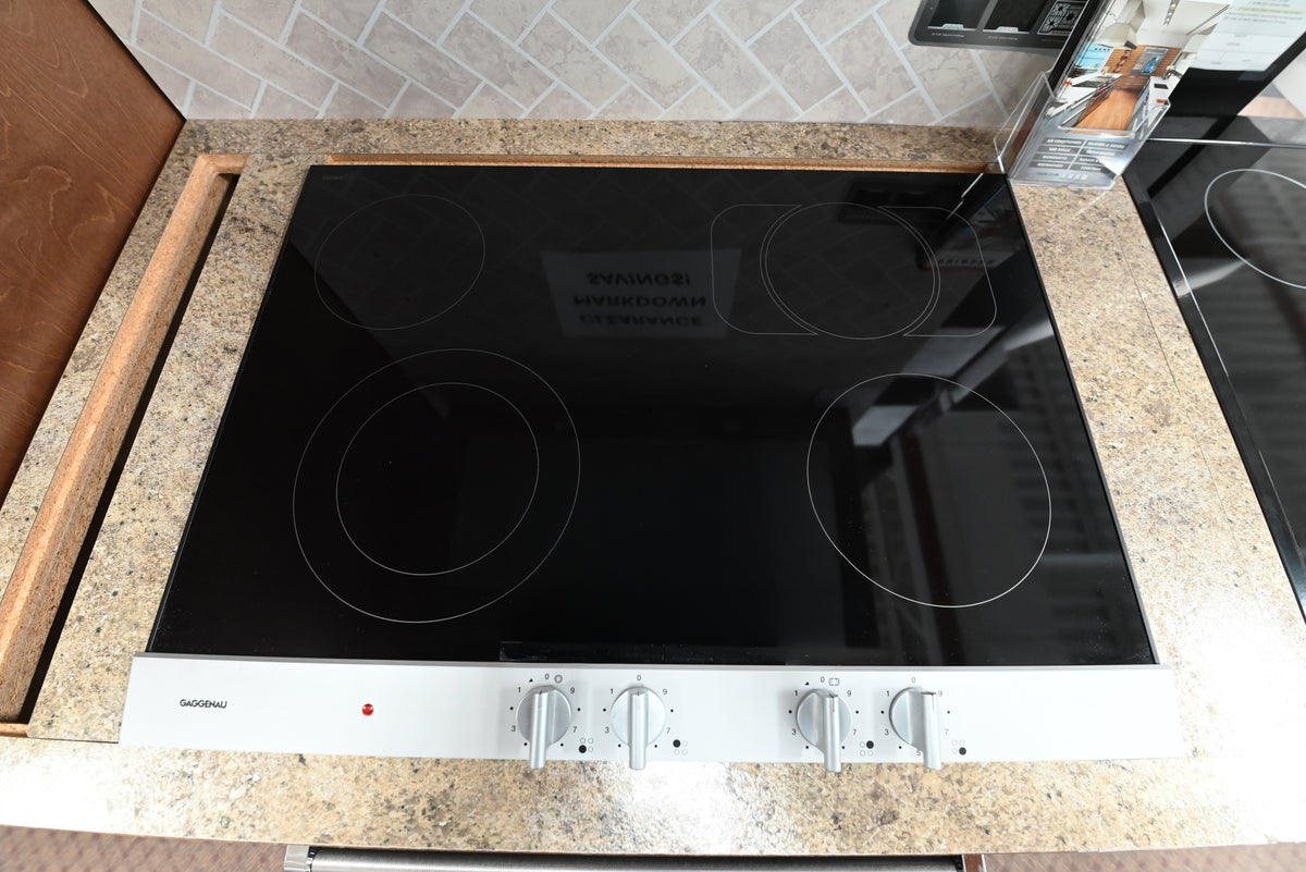 Gaggenau Vario 200 Series 27 inch electric smoothtop cooktop CK270604 in black