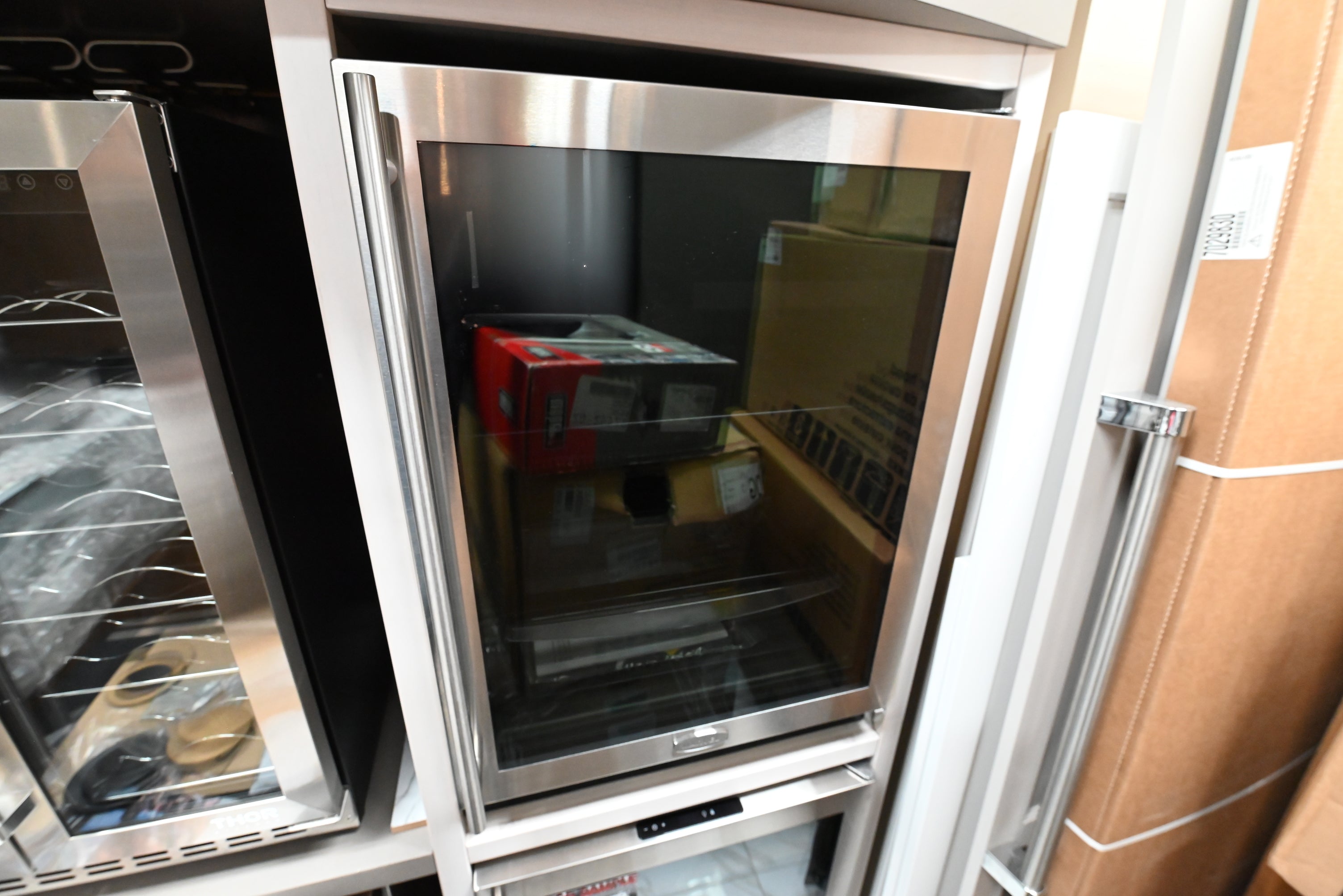 Marvel ML24BRG2RS 24 inch professional beverage center front view glass door stainless steel