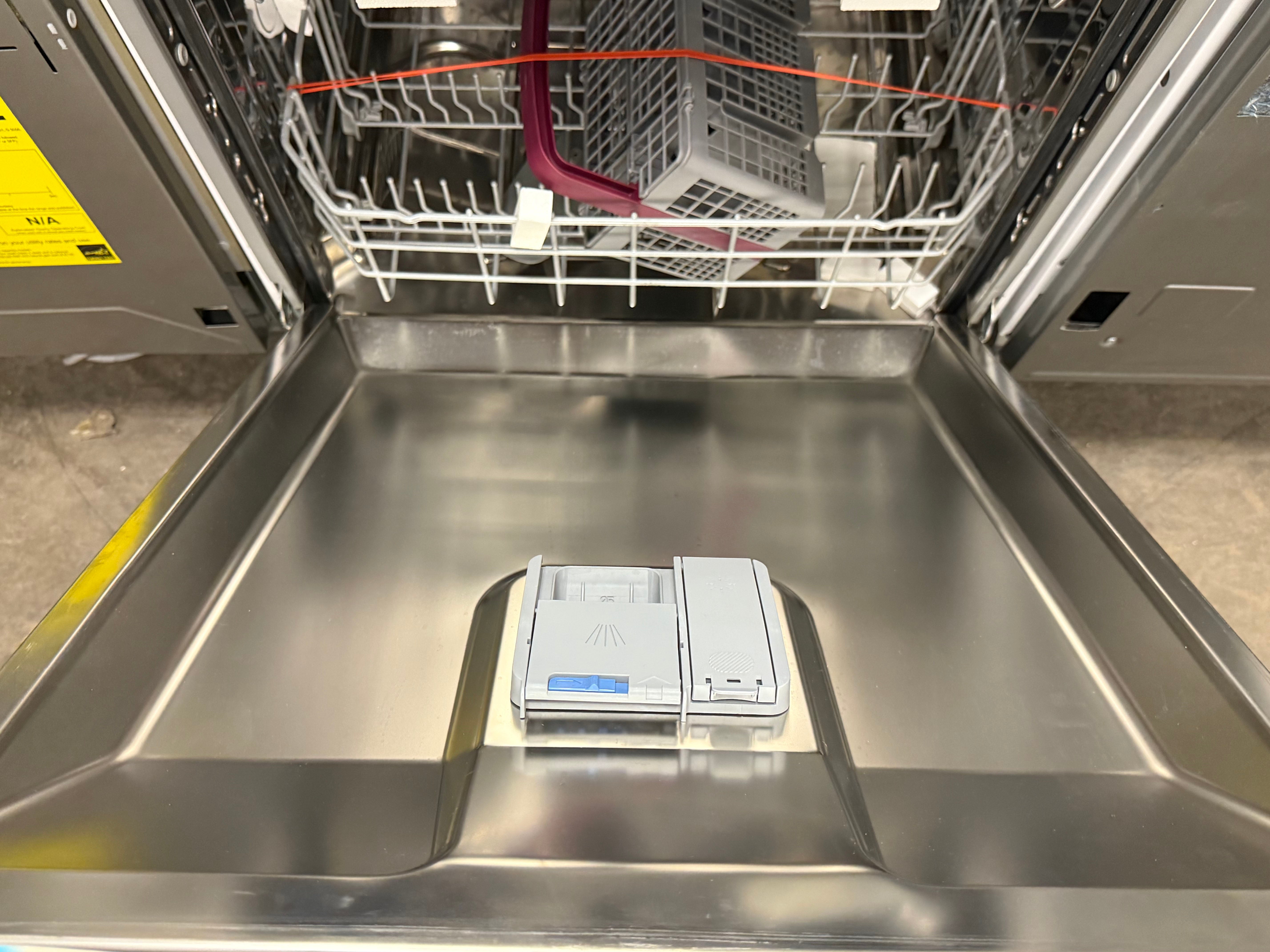 Blomberg DWT 51600 FBI 24" Panel Ready Dishwasher, Open Box