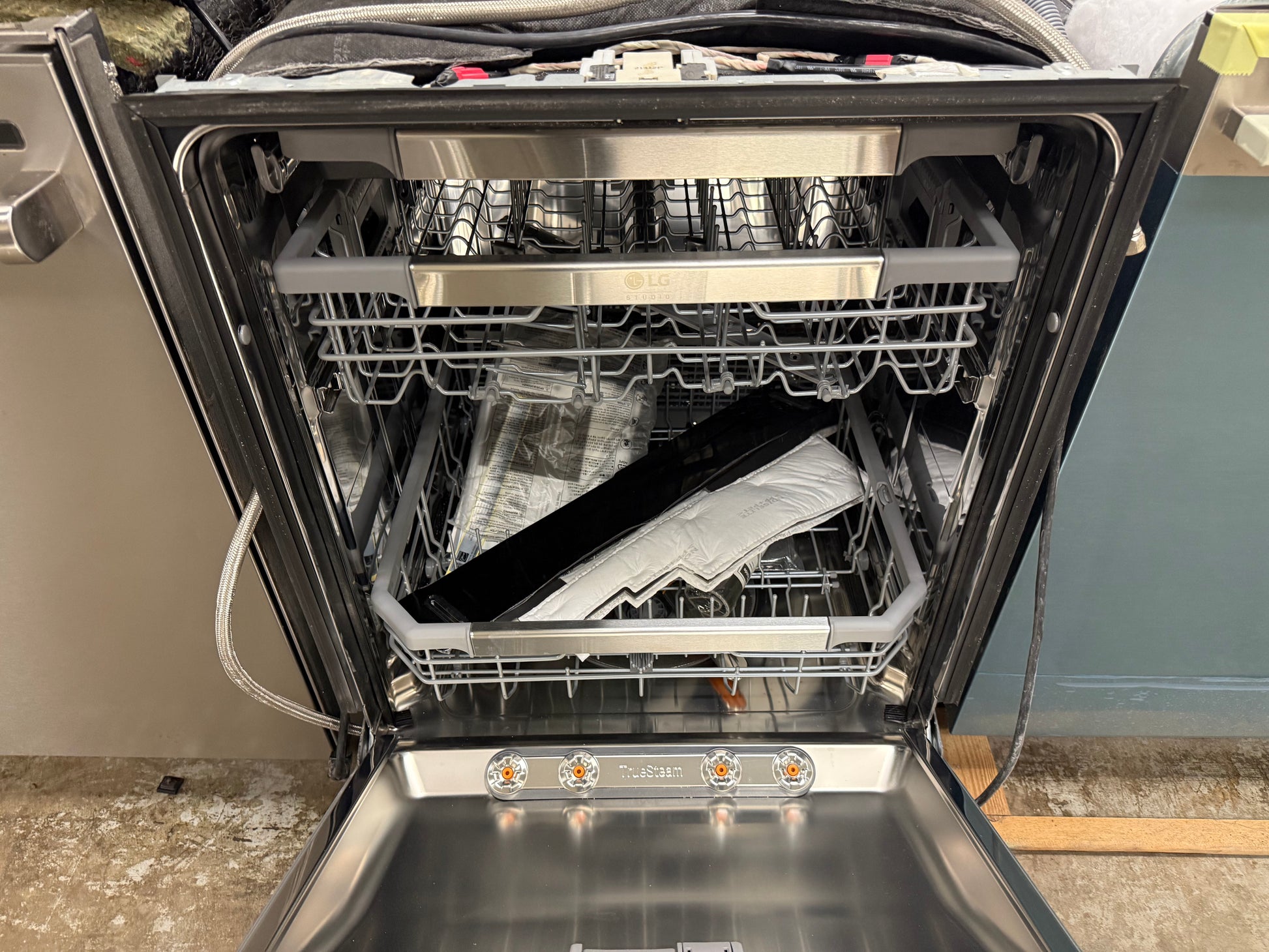 LG LSDT9908SS 24" Stainless Steel Dishwasher, Open Box