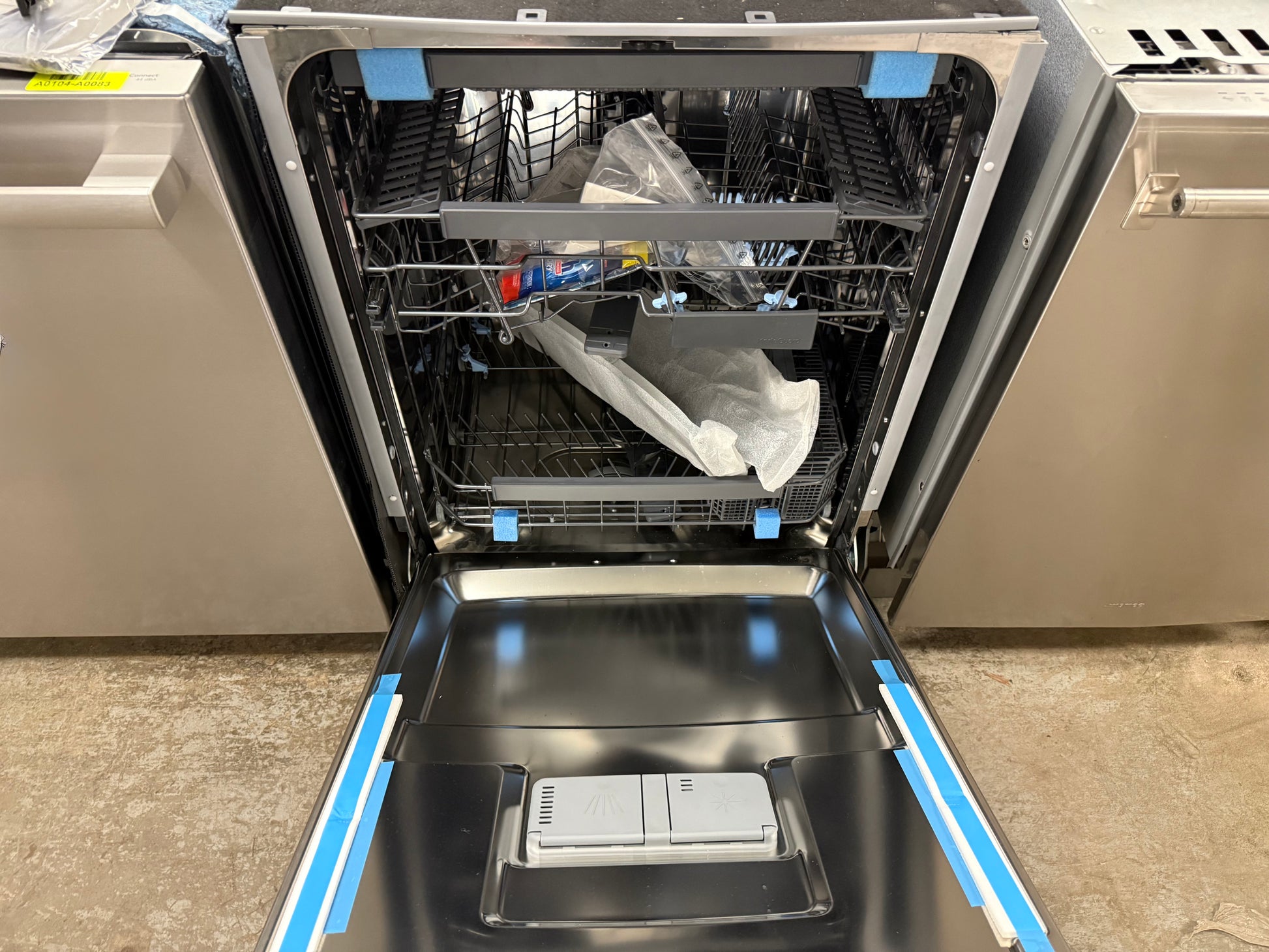 Breda LUDWT30250 24" Panel Ready Dishwasher, Open Box