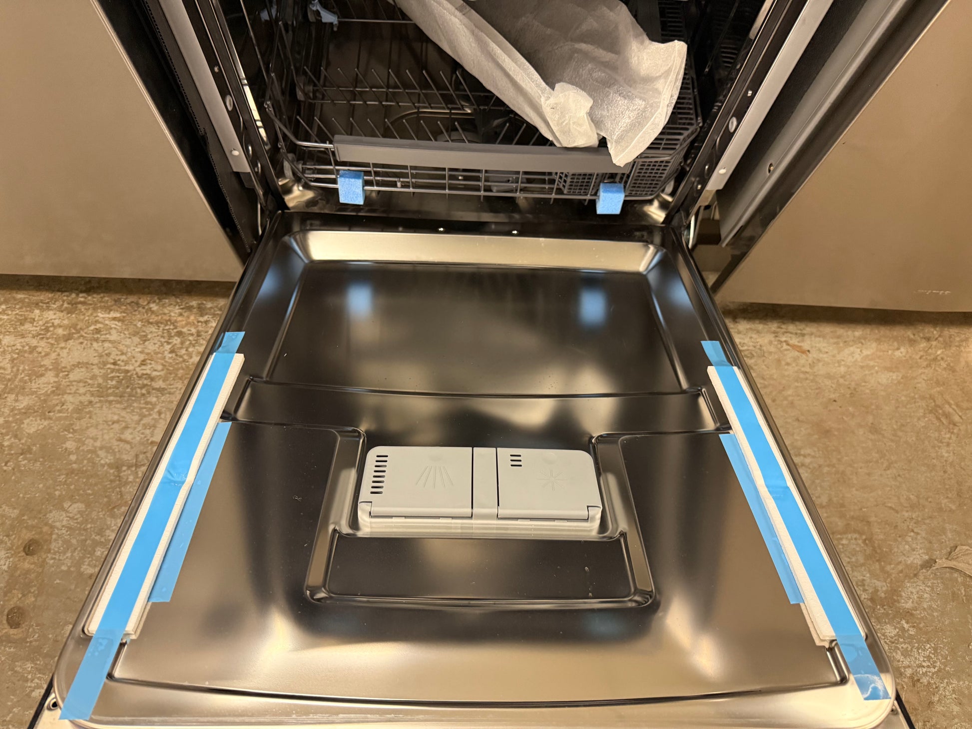 Breda LUDWT30250 24" Panel Ready Dishwasher, Open Box