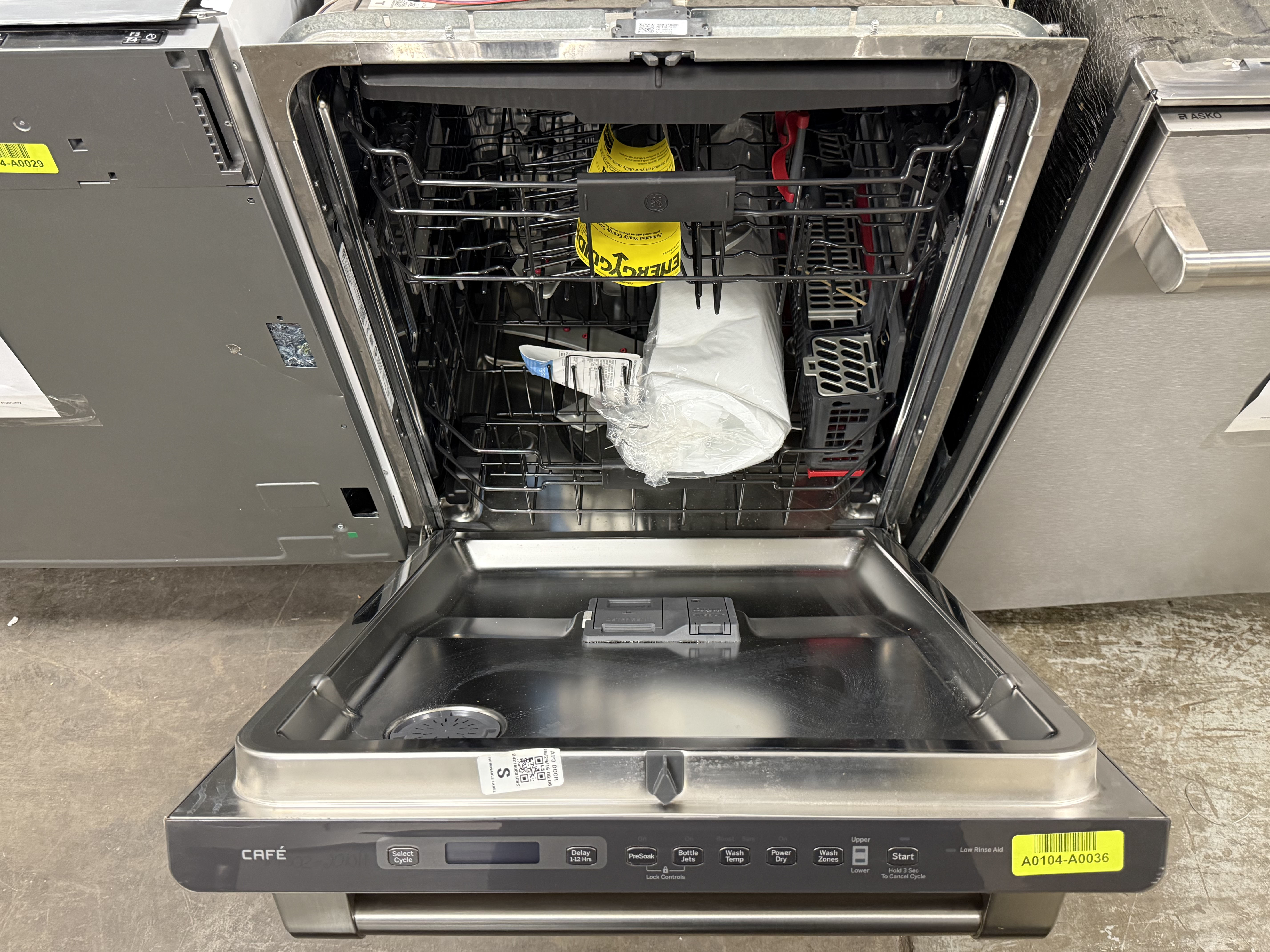 GE Café CDT865SSJSS 24" Stainless Steel Dishwasher