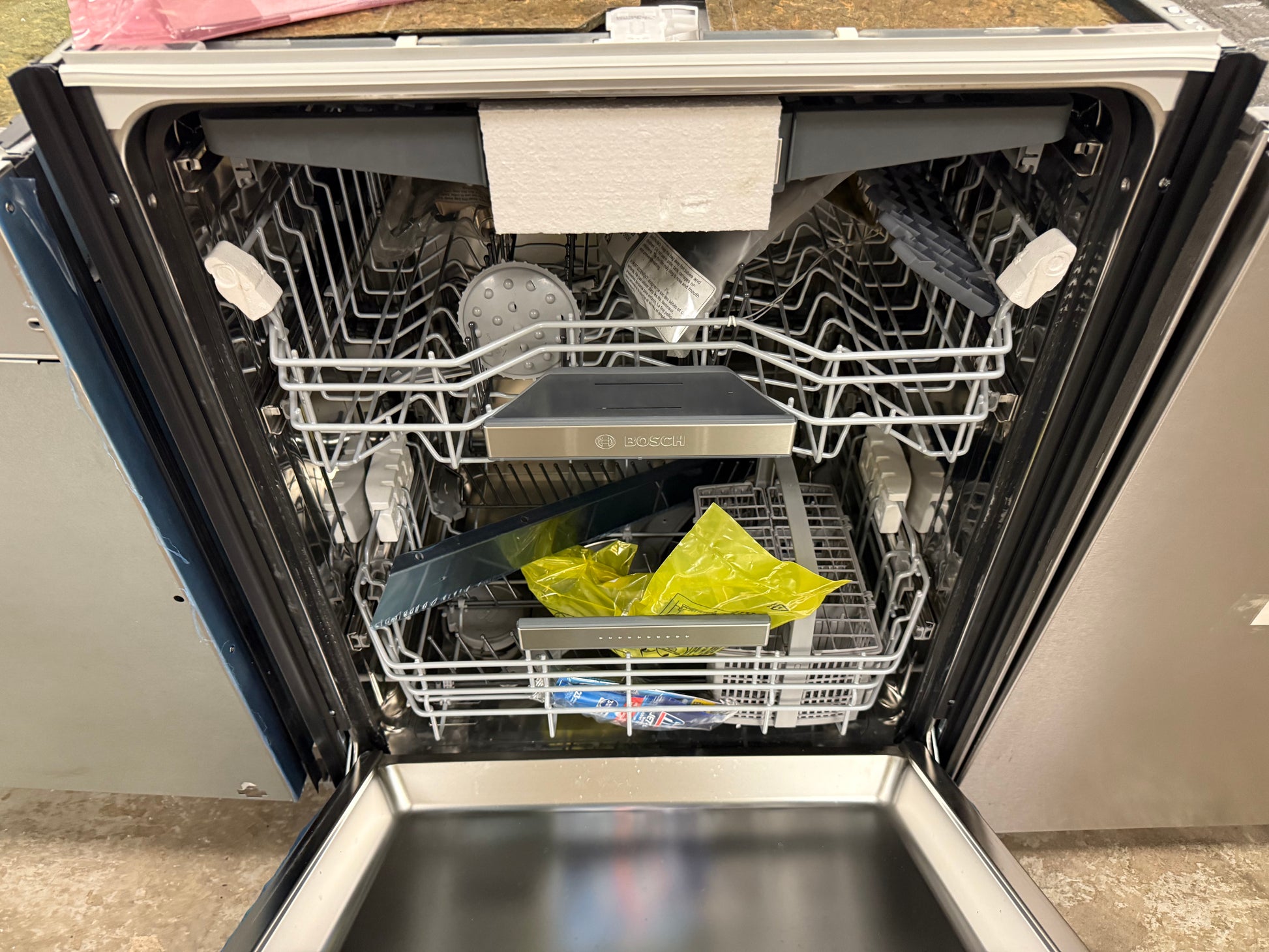 Bosch Benchmark Series SHX89PW75N 24" Stainless Steel Dishwasher