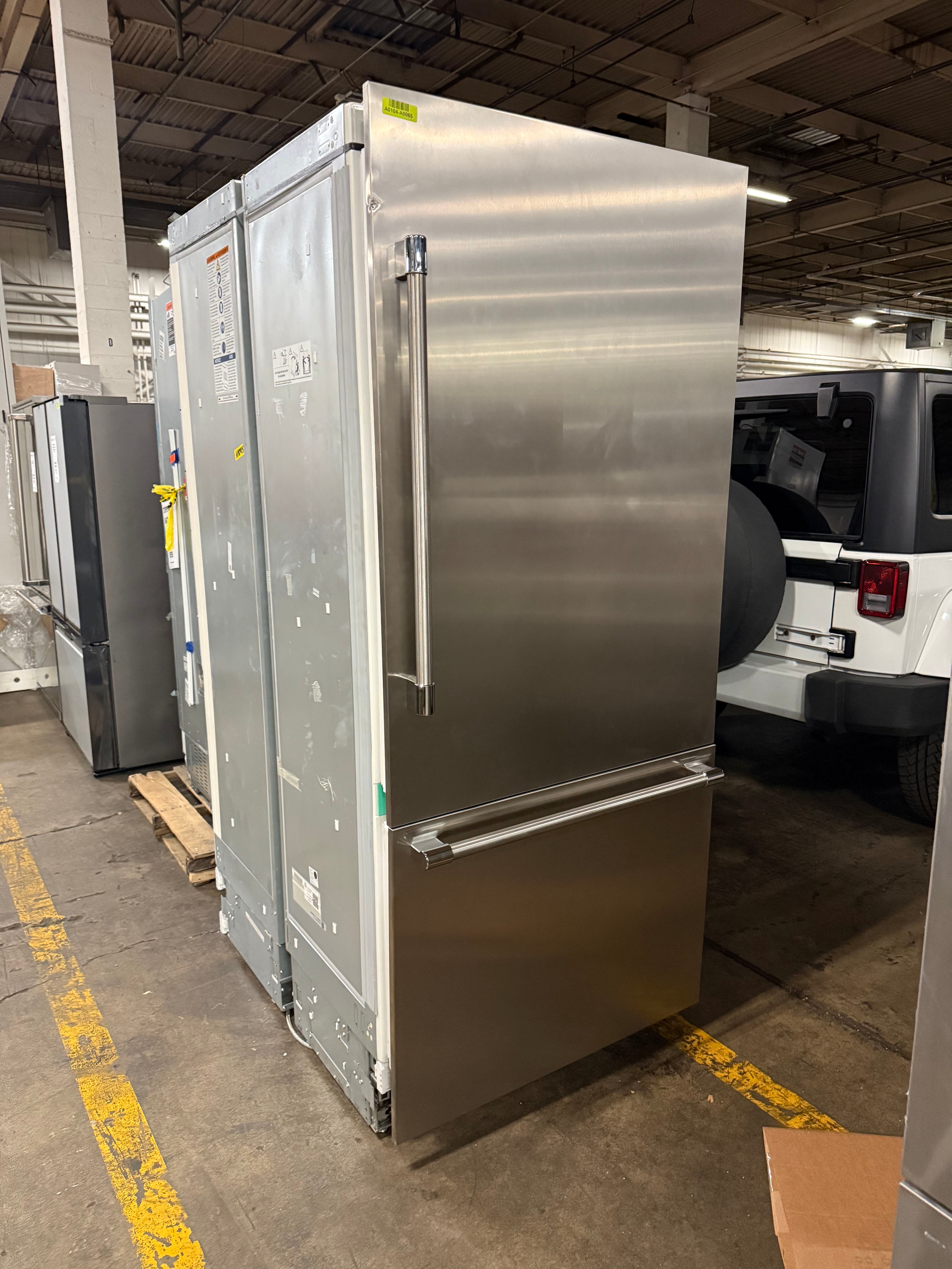 Thermador T36IB905SP 36" Stainless Steel Paneled Bottom Freezer Refrigerator