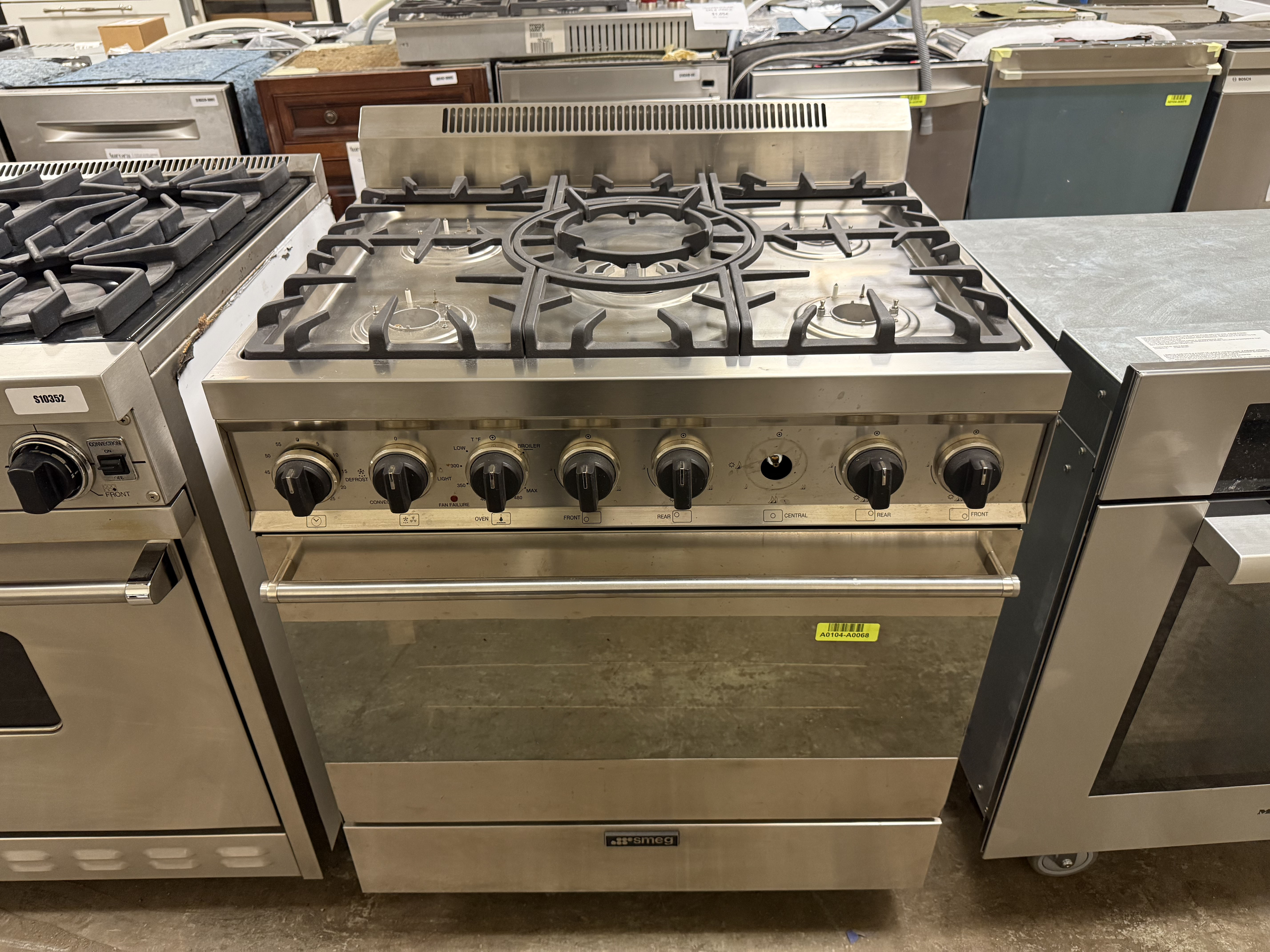 Smeg C30GGXU1 30" Stainless Steel Freestanding Gas Range