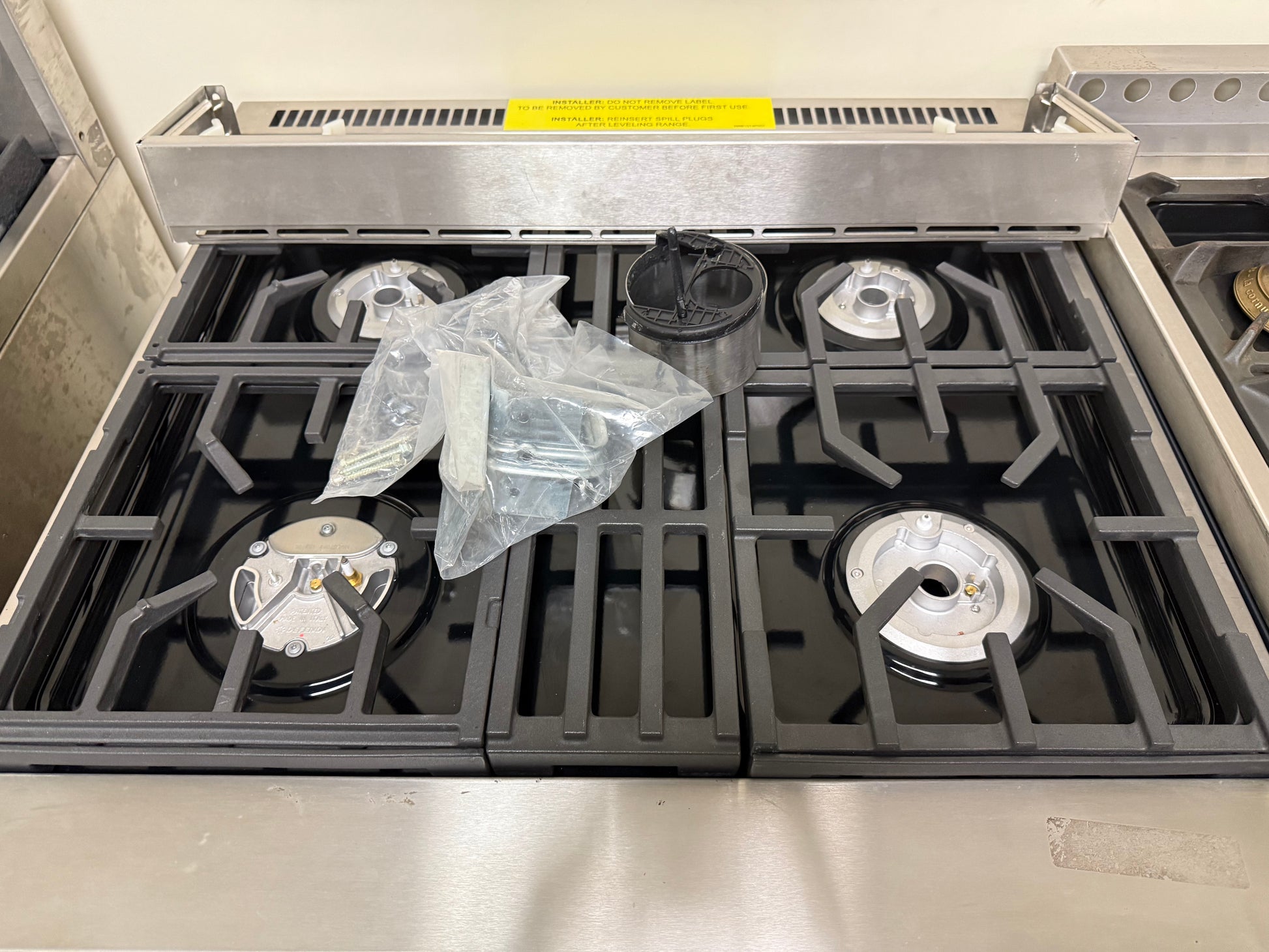 Monogram ZGP304NTSS 30" Stainless Steel Smart Gas Range