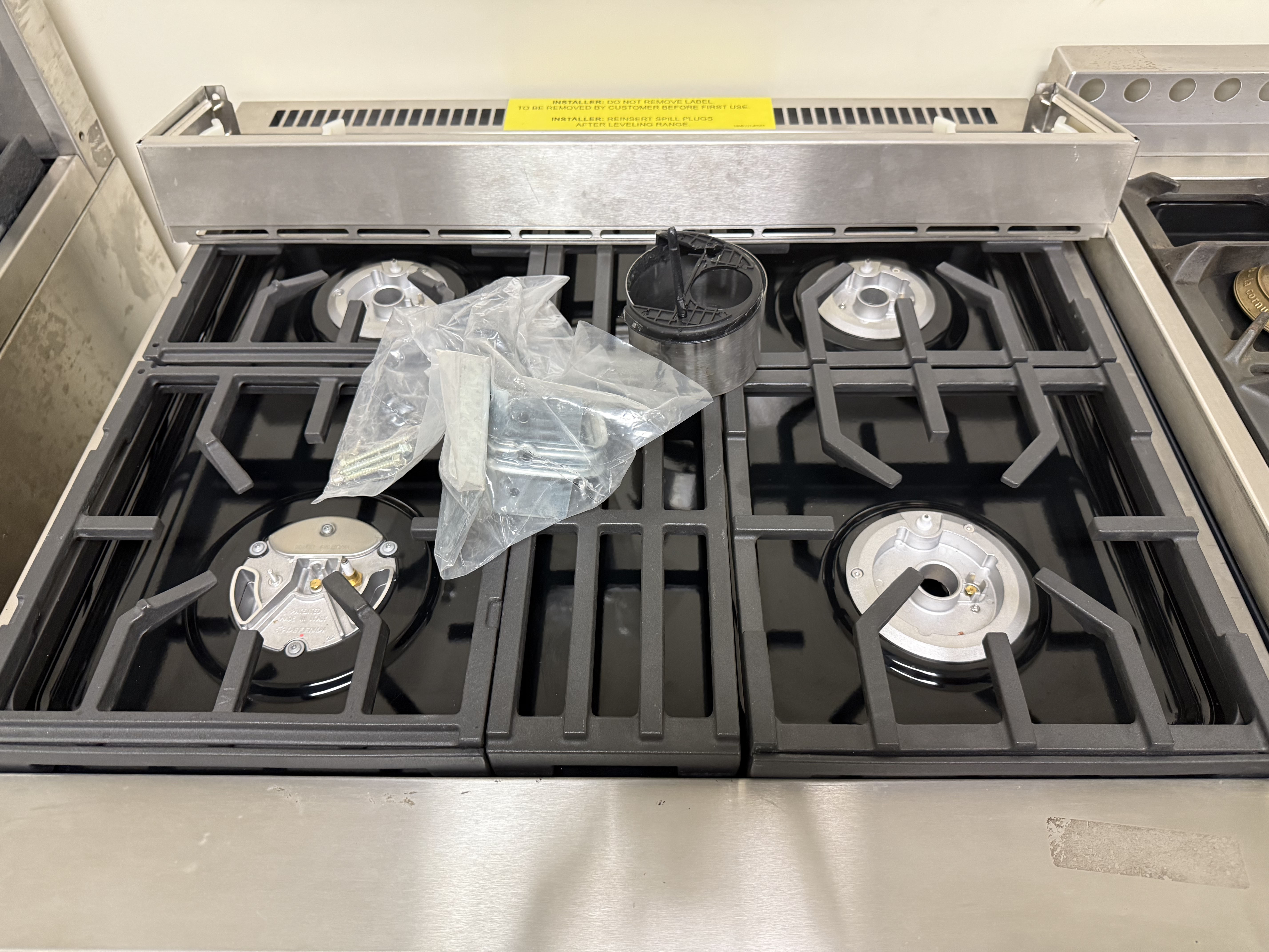 Monogram ZGP304NTSS 30" Stainless Steel Smart Gas Range