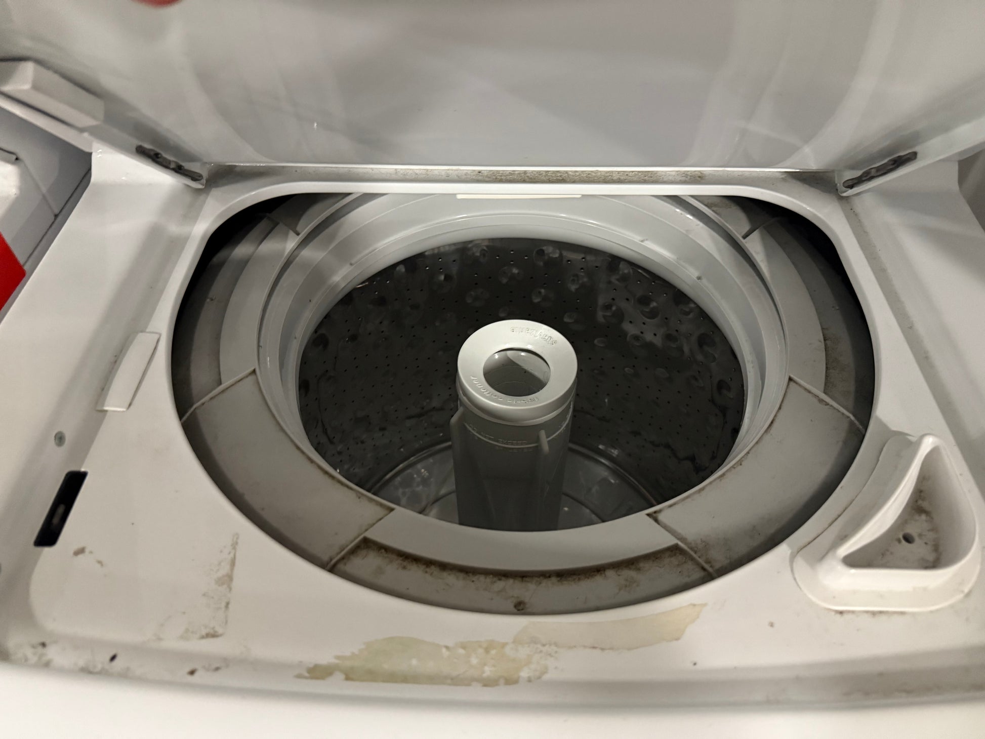 GE Spacemaker GUD24GSSMWW 24" White Gas Laundry Center