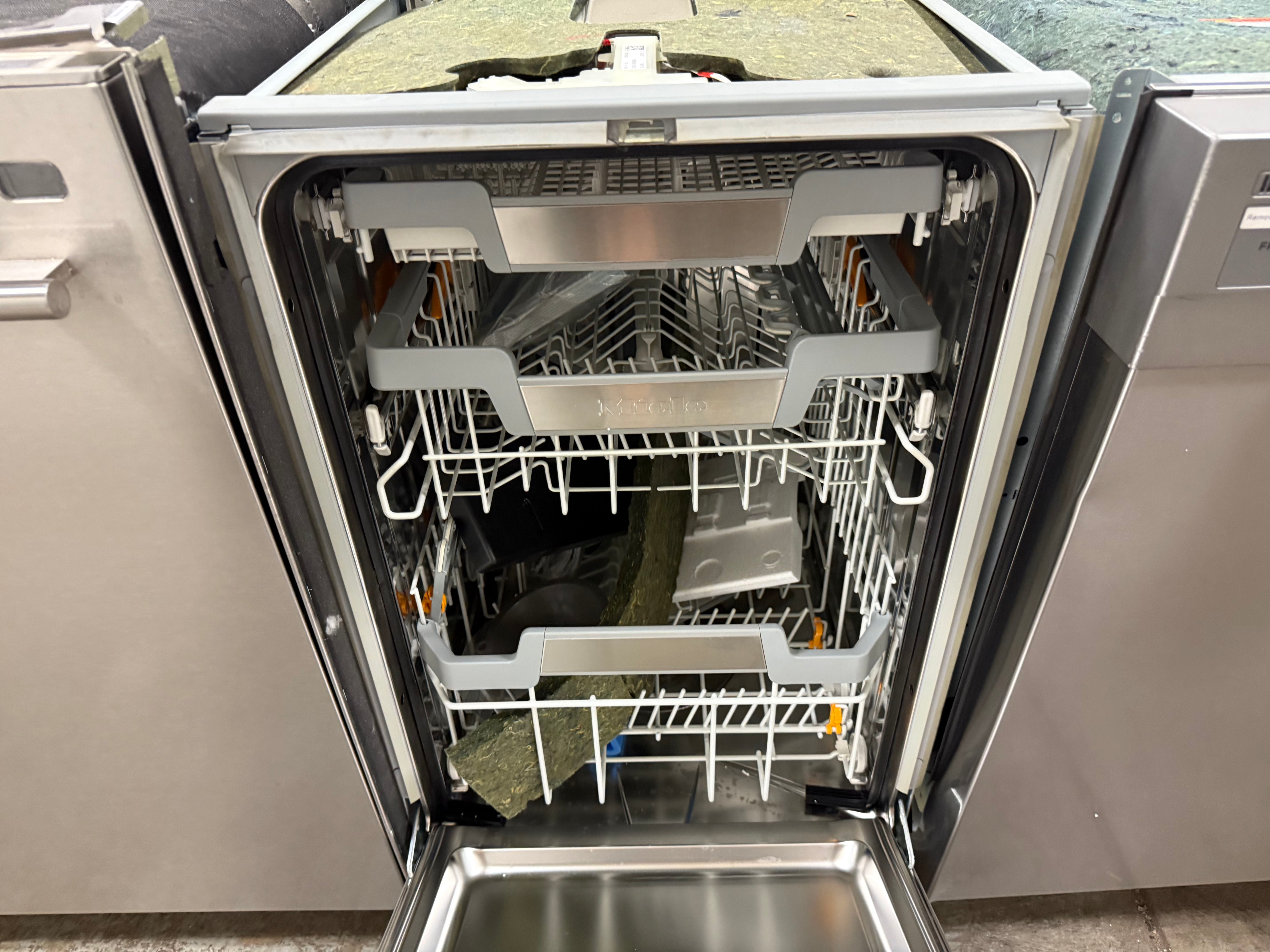 Miele G 5000 Series G 5892 SCVI SL 18" Panel Ready Built-In Smart Dishwasher