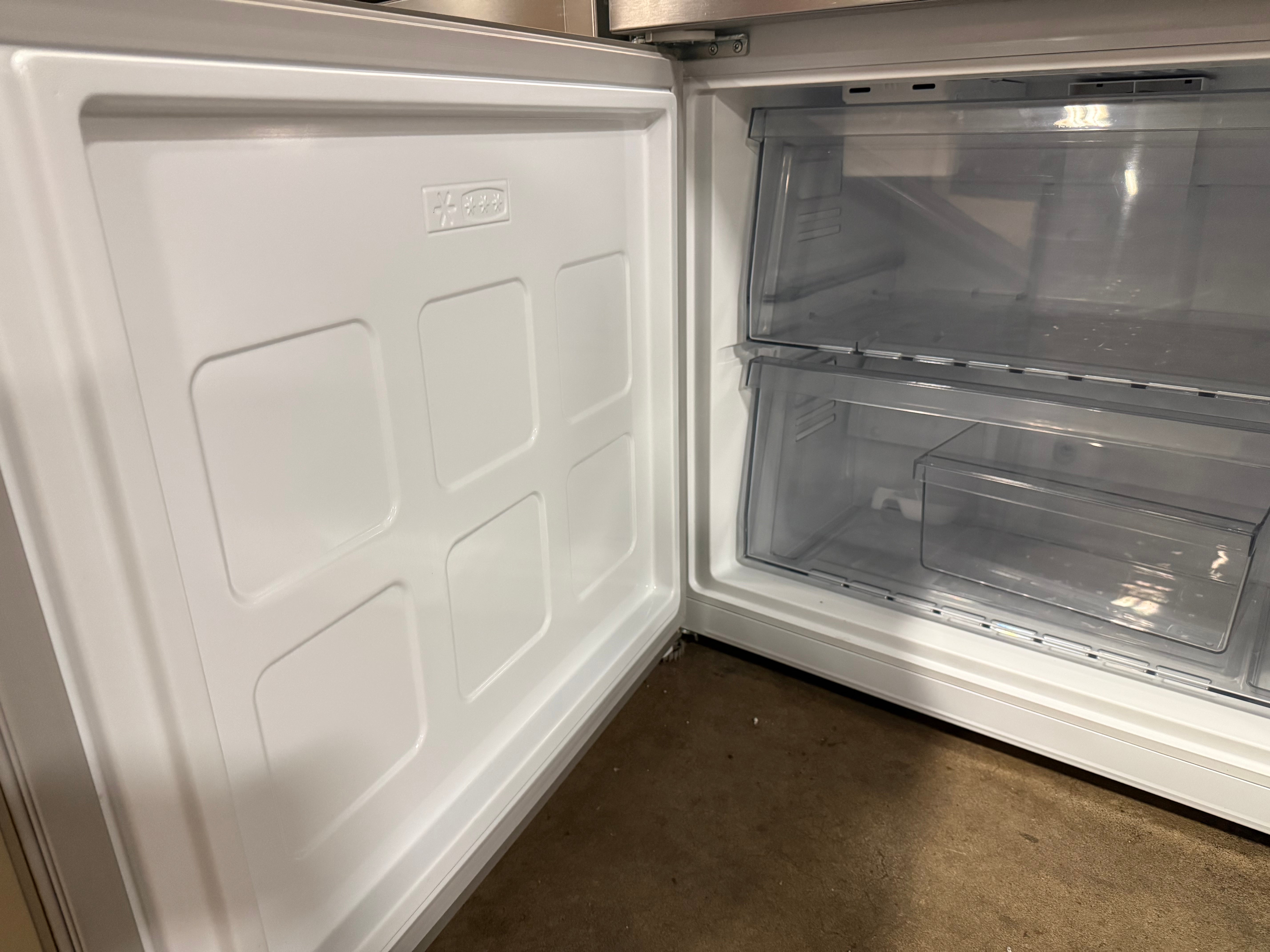 Blomberg BRFB21622SS 30" Stainless Steel Bottom Freezer Refrigerator