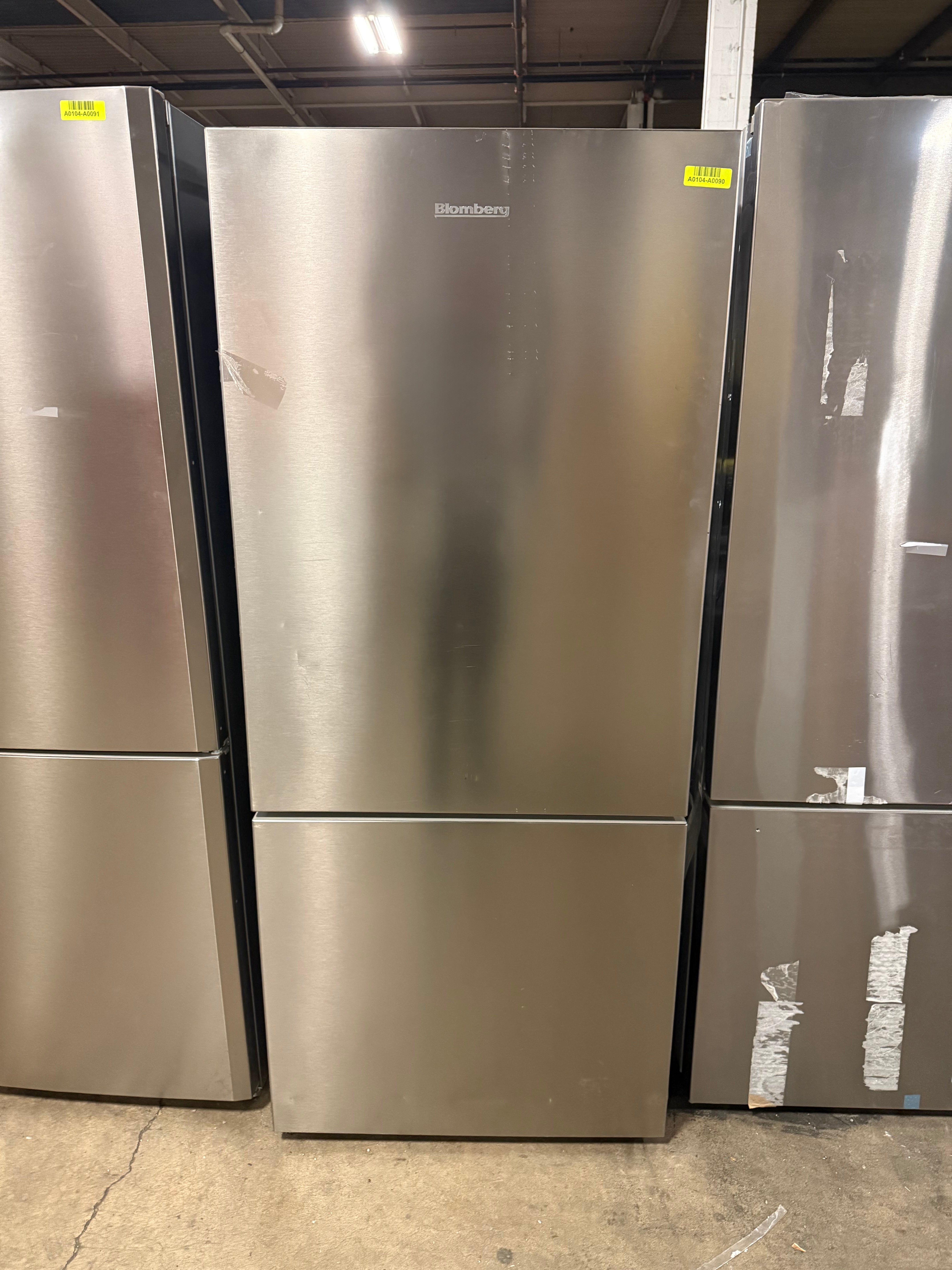 Blomberg BRFB21622SS 30" Stainless Steel Bottom Freezer Refrigerator