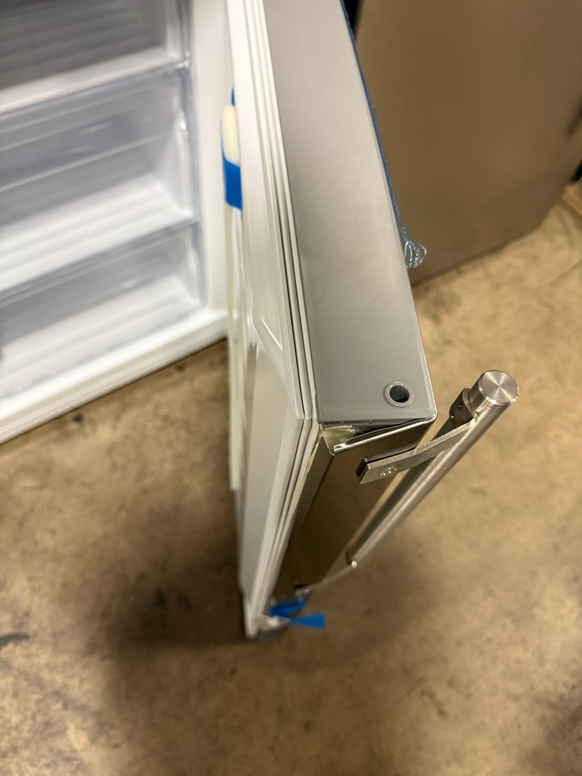 Smeg FC20UXDNE 24" Stainless Steel Freestanding Bottom Mount Refrigerator