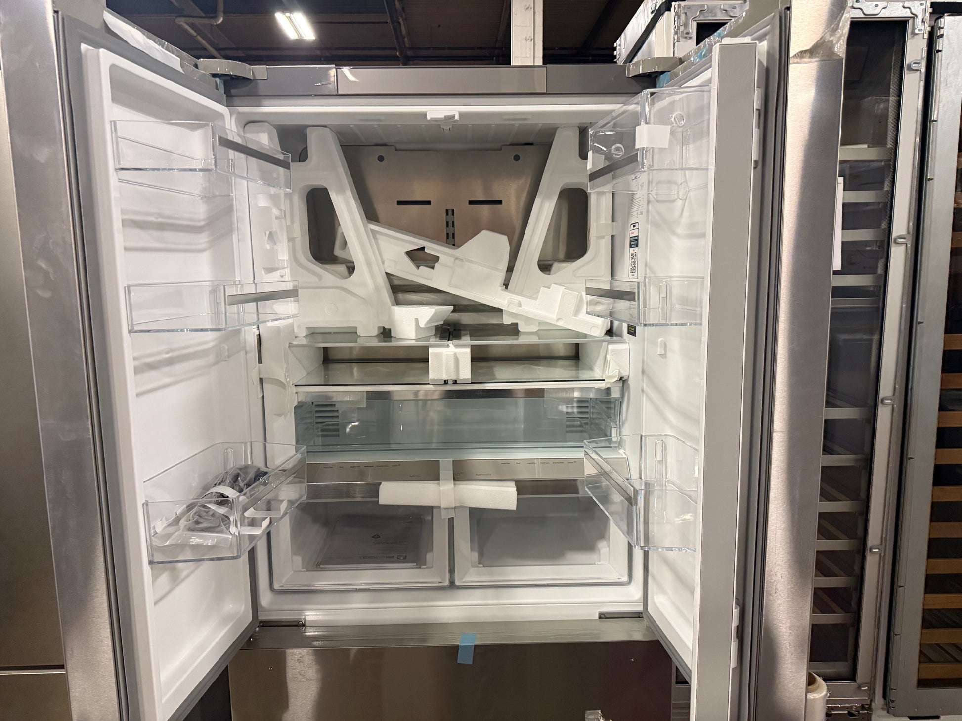 Bosch 800 Series B36CT8OSNS 36" Stainless Steel Counter Depth French Door Refrigerator