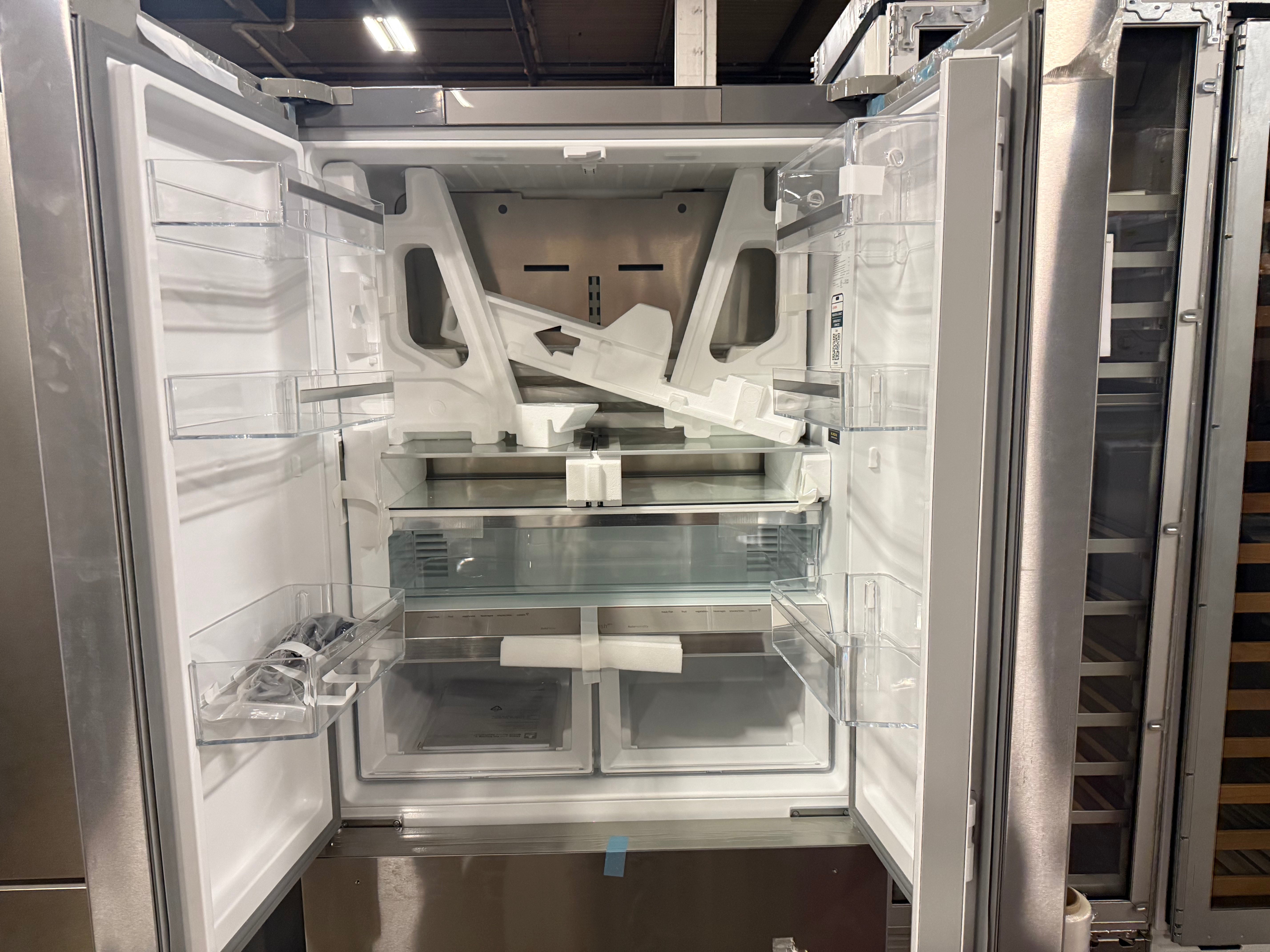 Bosch 800 Series B36CT8OSNS 36" Stainless Steel Counter Depth French Door Refrigerator