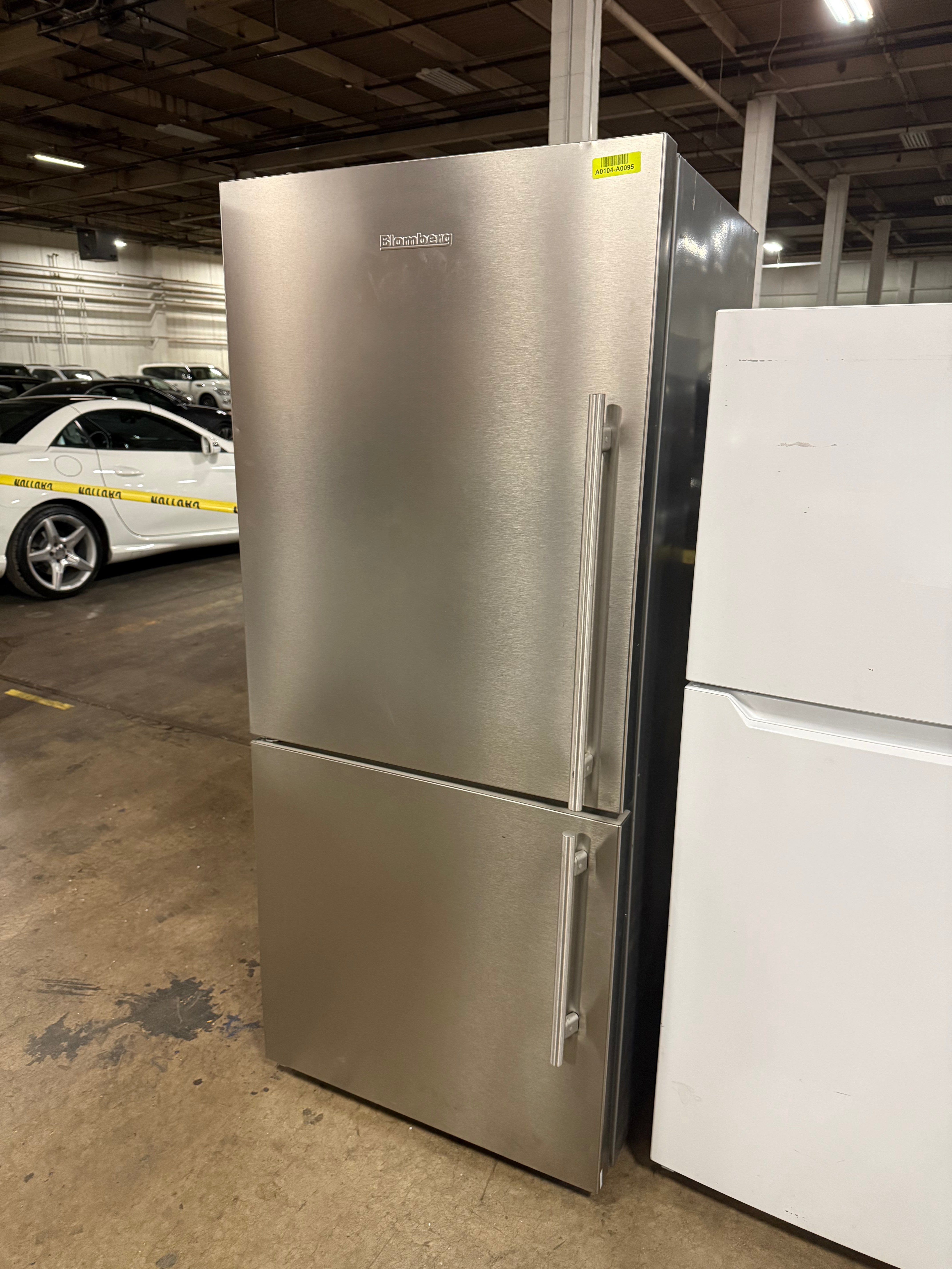 Blomberg BRFB1812SSLN 30" Stainless Steel Bottom Freezer Refrigerator
