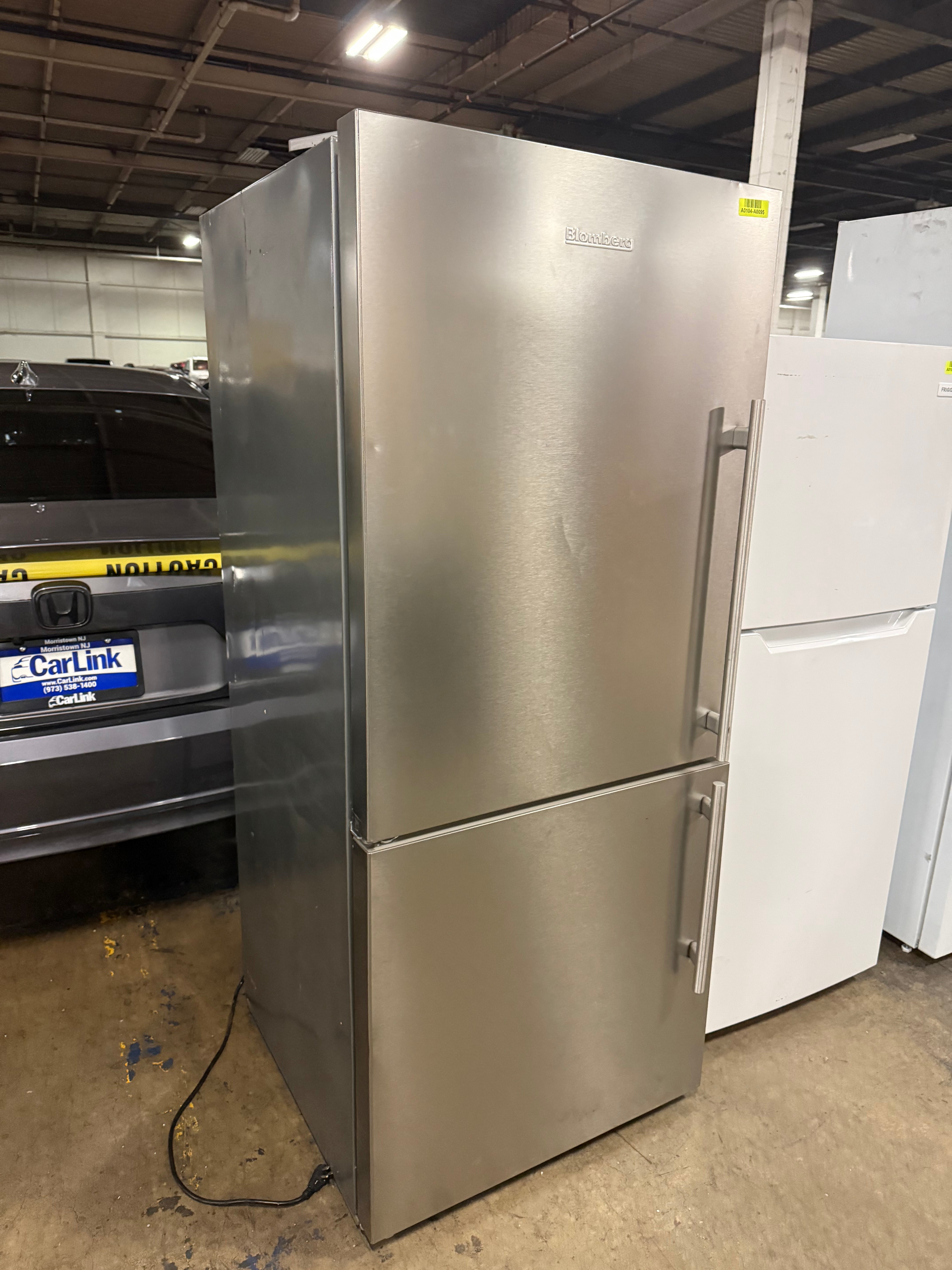 Blomberg BRFB1812SSLN 30" Stainless Steel Bottom Freezer Refrigerator