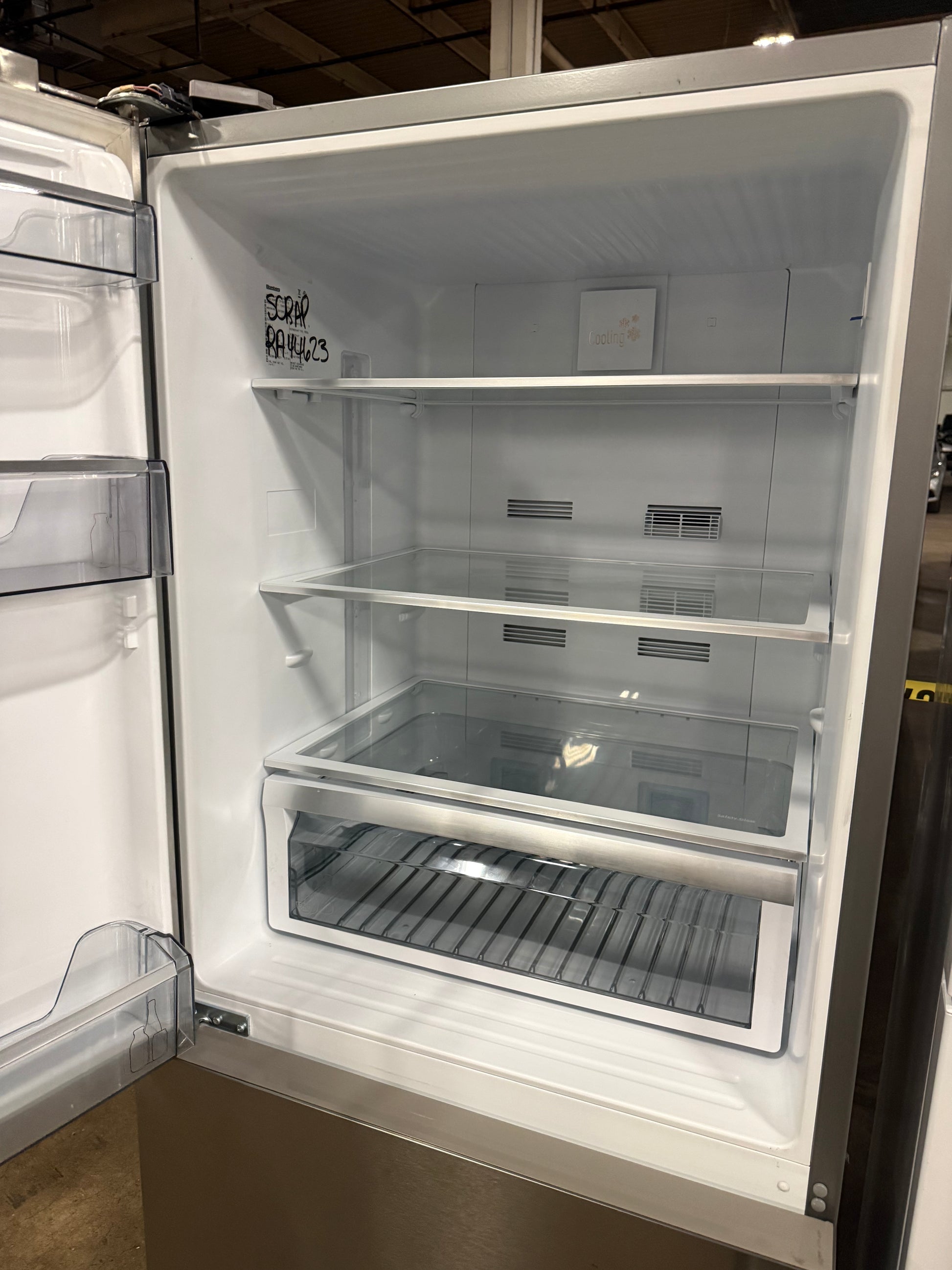 Blomberg BRFB1812SSLN 30" Stainless Steel Bottom Freezer Refrigerator