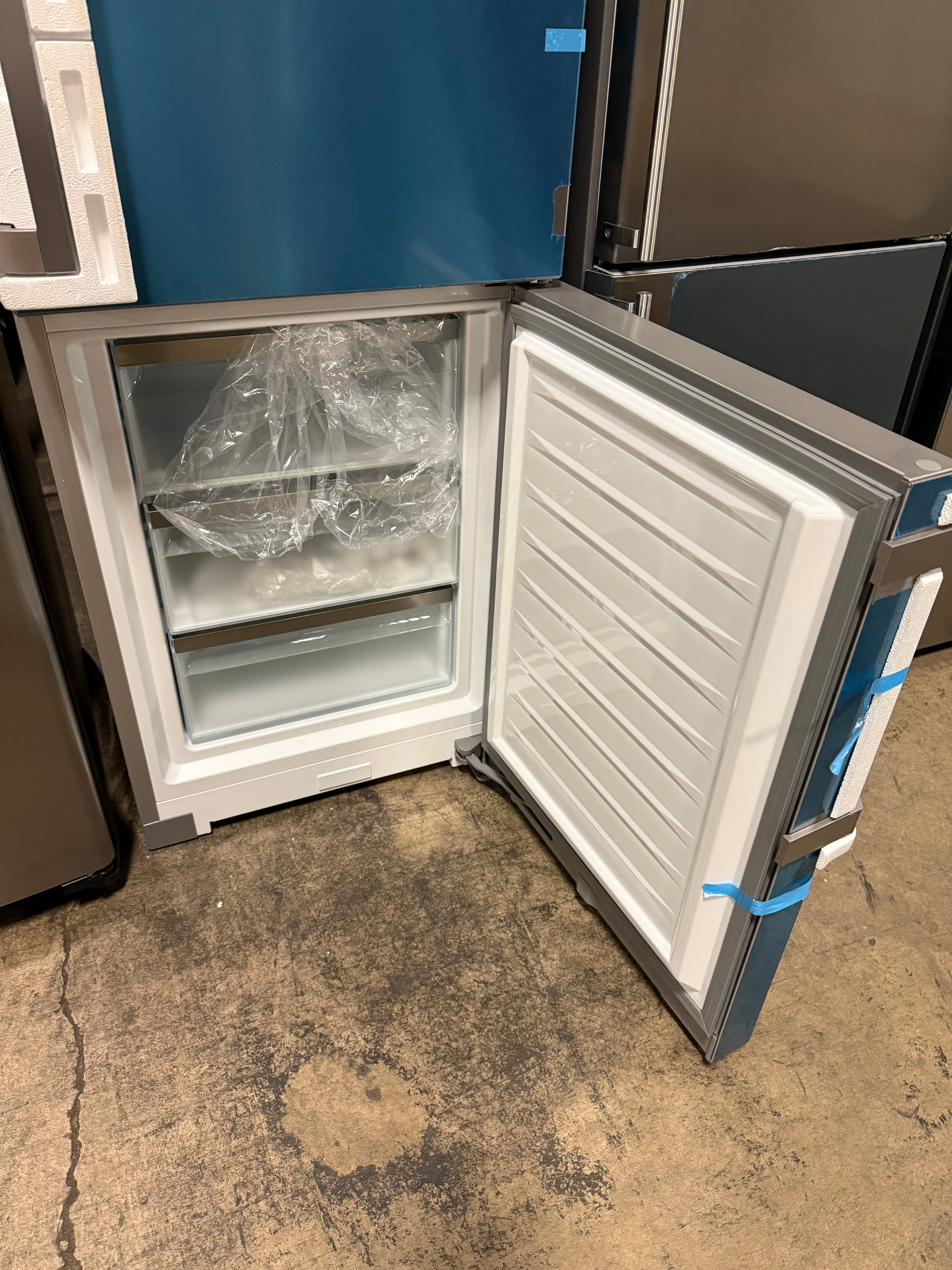 Miele KFN 4799 DDE 24" Stainless Steel Bottom Freezer Smart Refrigerator