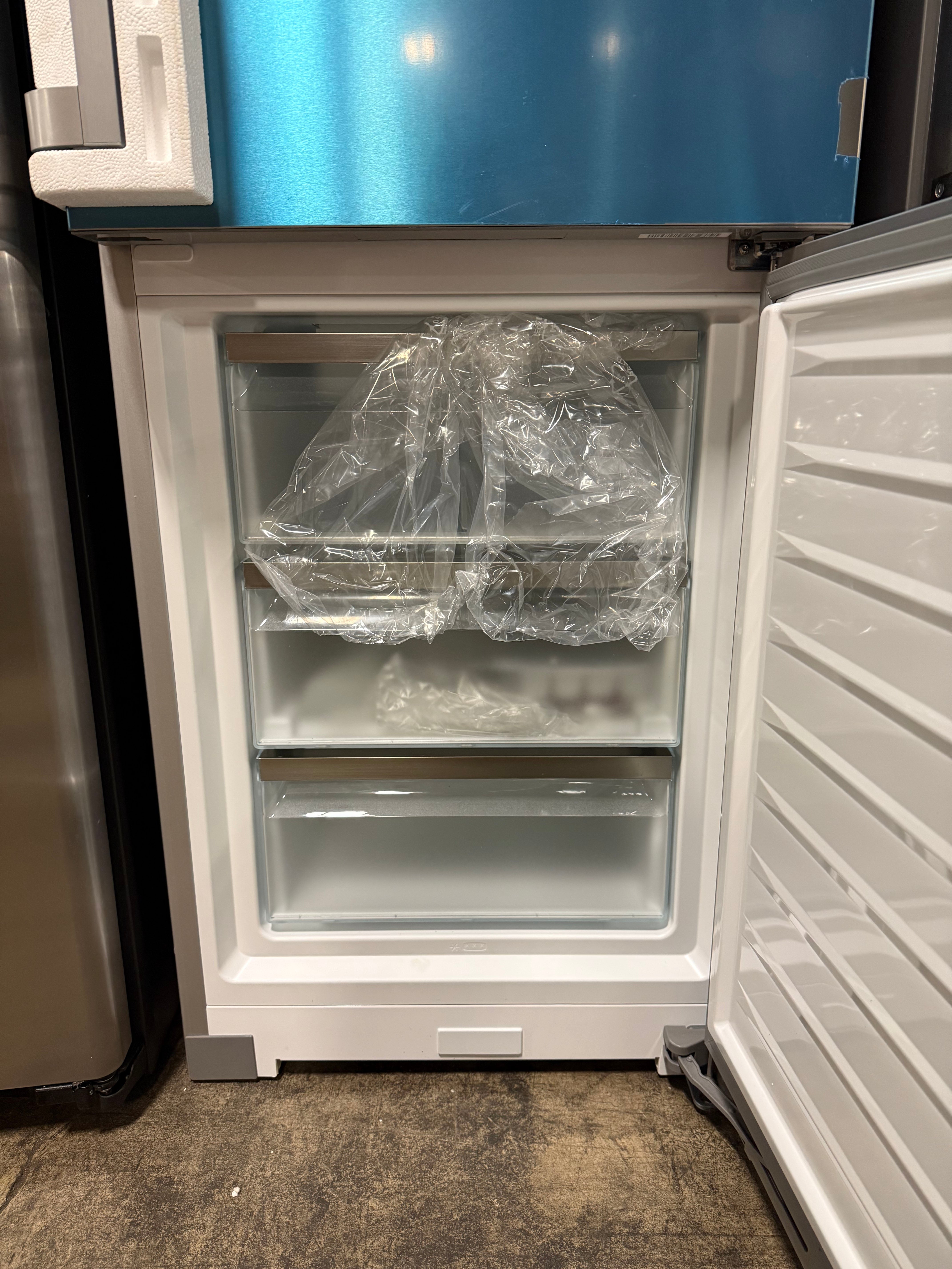 Miele KFN 4799 DDE 24" Stainless Steel Bottom Freezer Smart Refrigerator