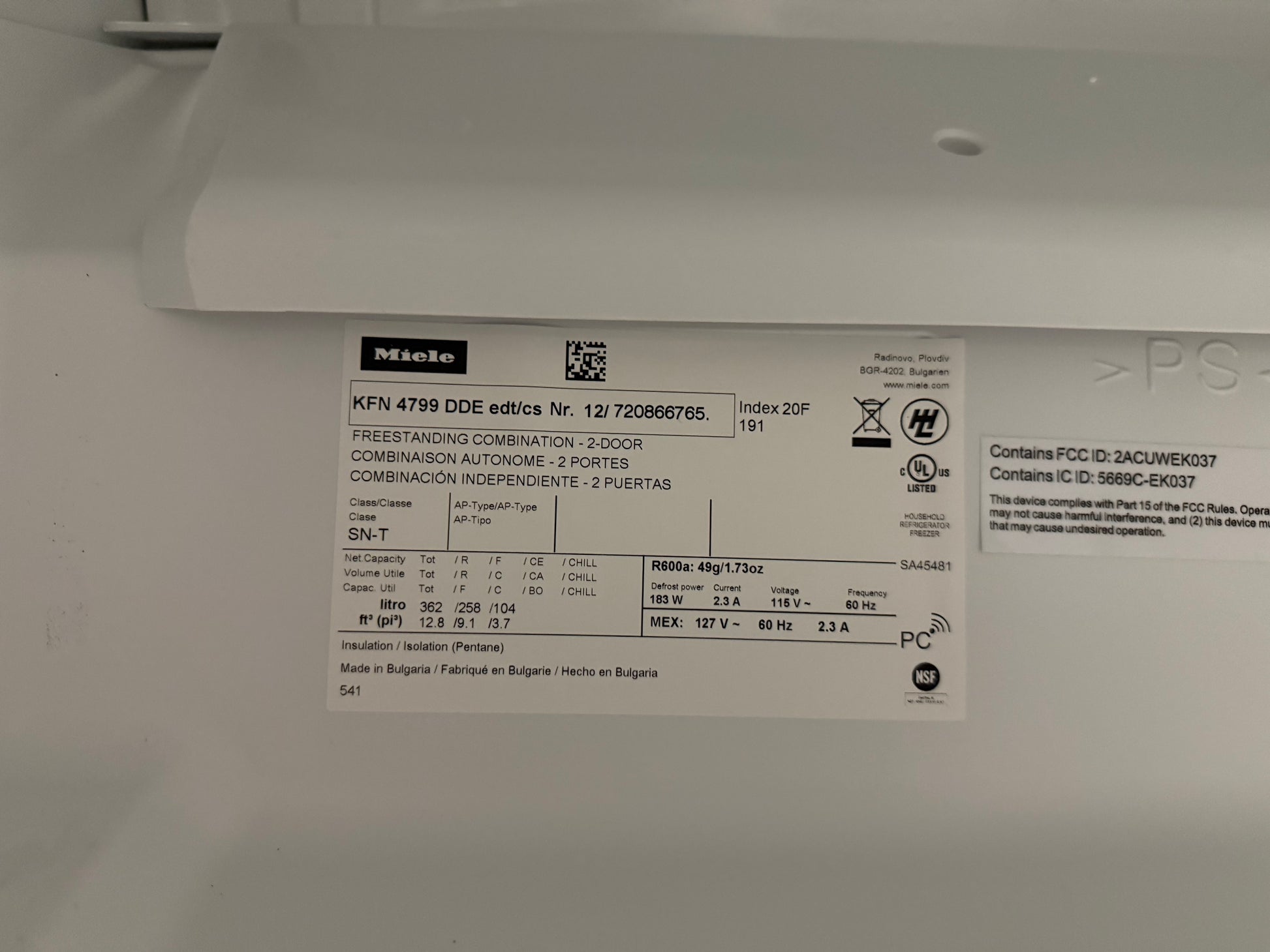 Miele KFN 4799 DDE 24" Stainless Steel Bottom Freezer Smart Refrigerator