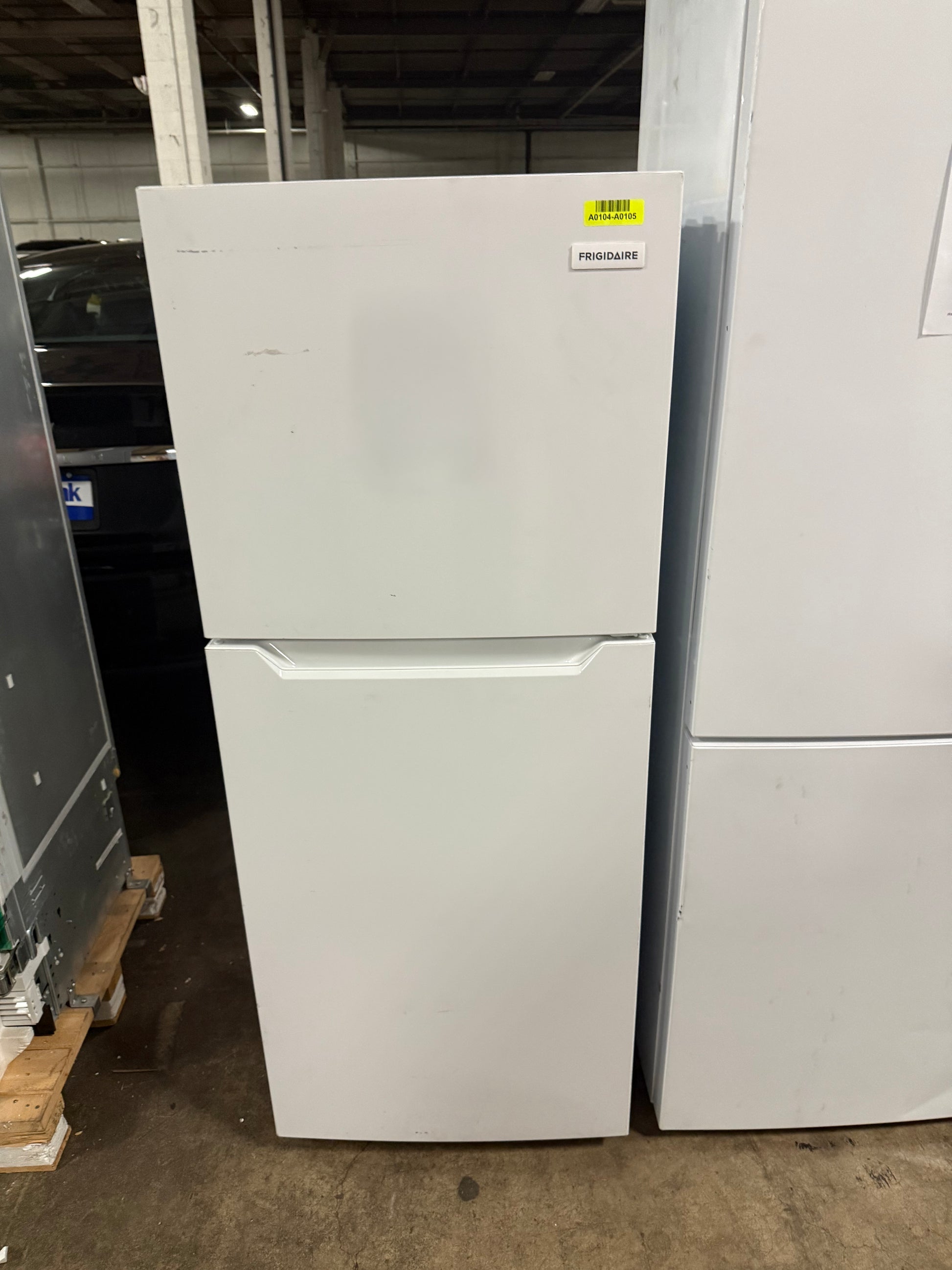 Frigidaire 24 inch 10.1 cu. ft. top-freezer refrigerator in white FFET1022UW