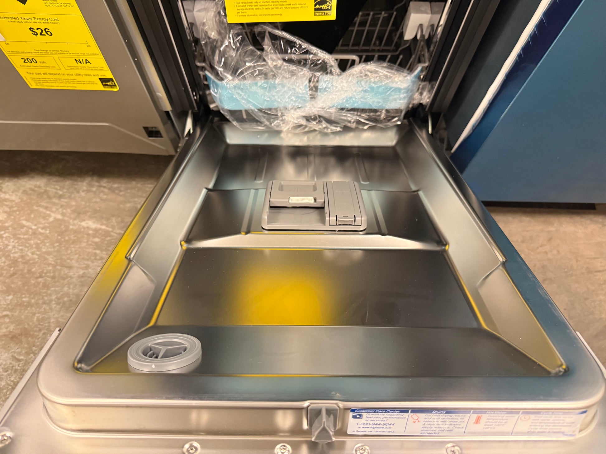 Frigidaire FFBD1831US 18" Stainless Steel Built-ln Dishwasher