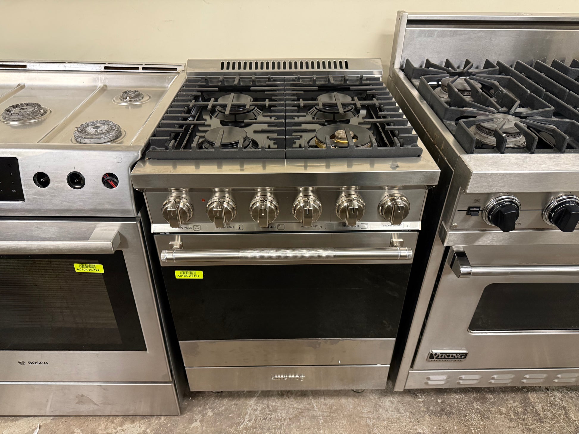 Smeg SPR24UGGX 24" Stainless Steel Freestanding Gas Range