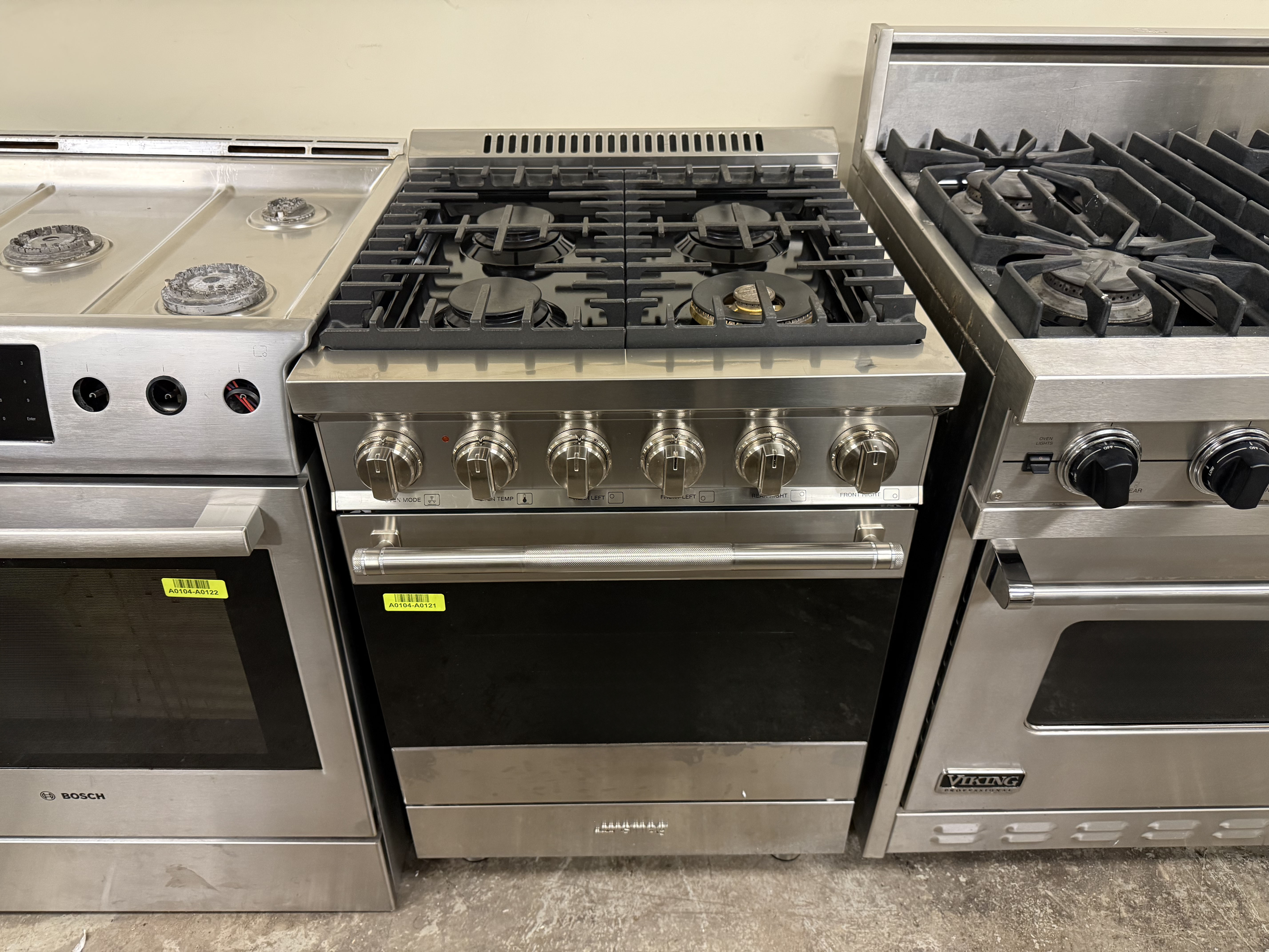 Smeg SPR24UGGX 24" Stainless Steel Freestanding Gas Range