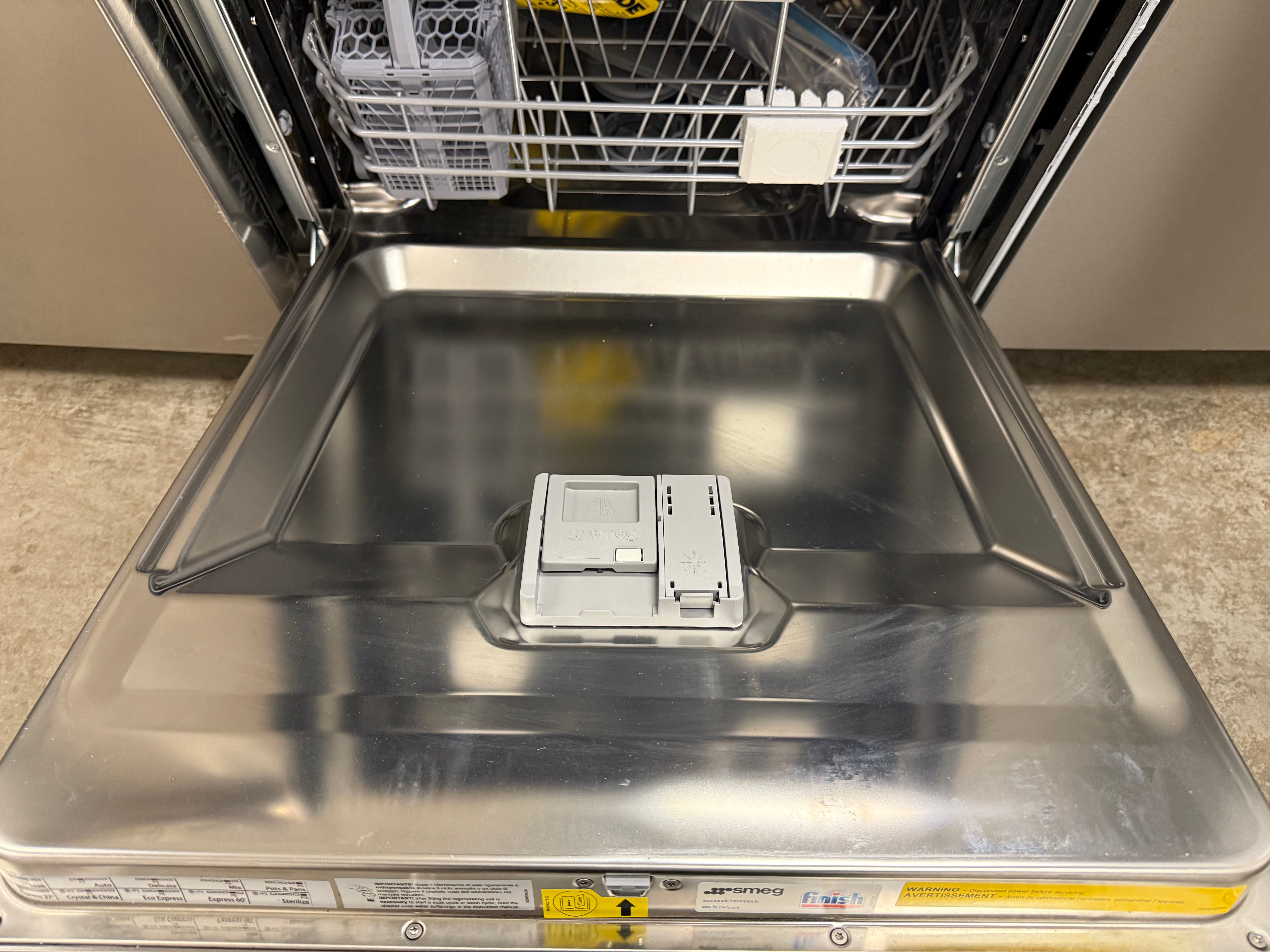 Smeg 50's Retro Design STU2FABWH2 24" White Dishwasher