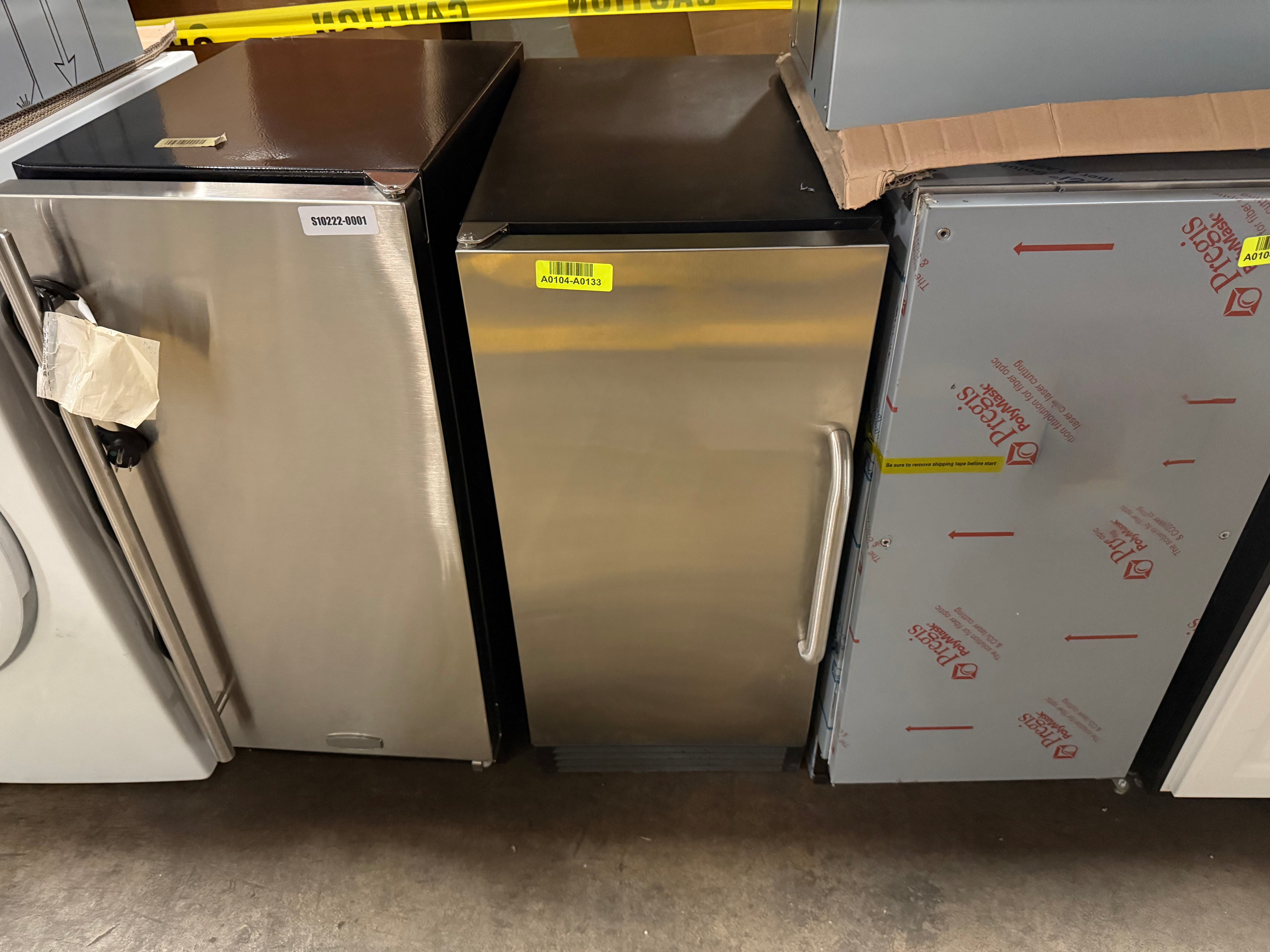 Summit BIM44GADA 15" Stainless Steel Undercounter Commercial Ice Maker, ADA Compliant