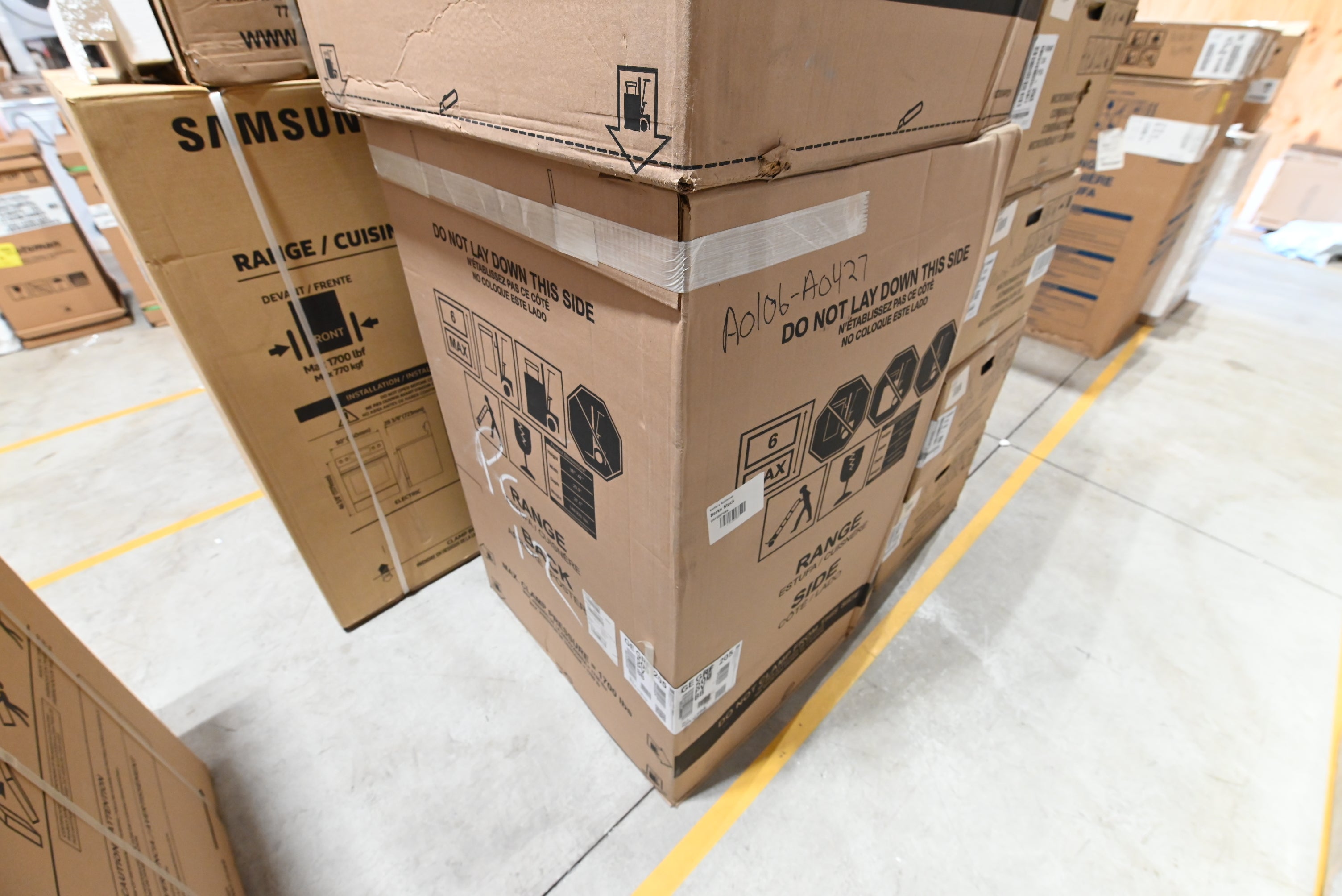 GE 500 Series GRF500PVBB 30" Black Freestanding Smoothtop Electric Range