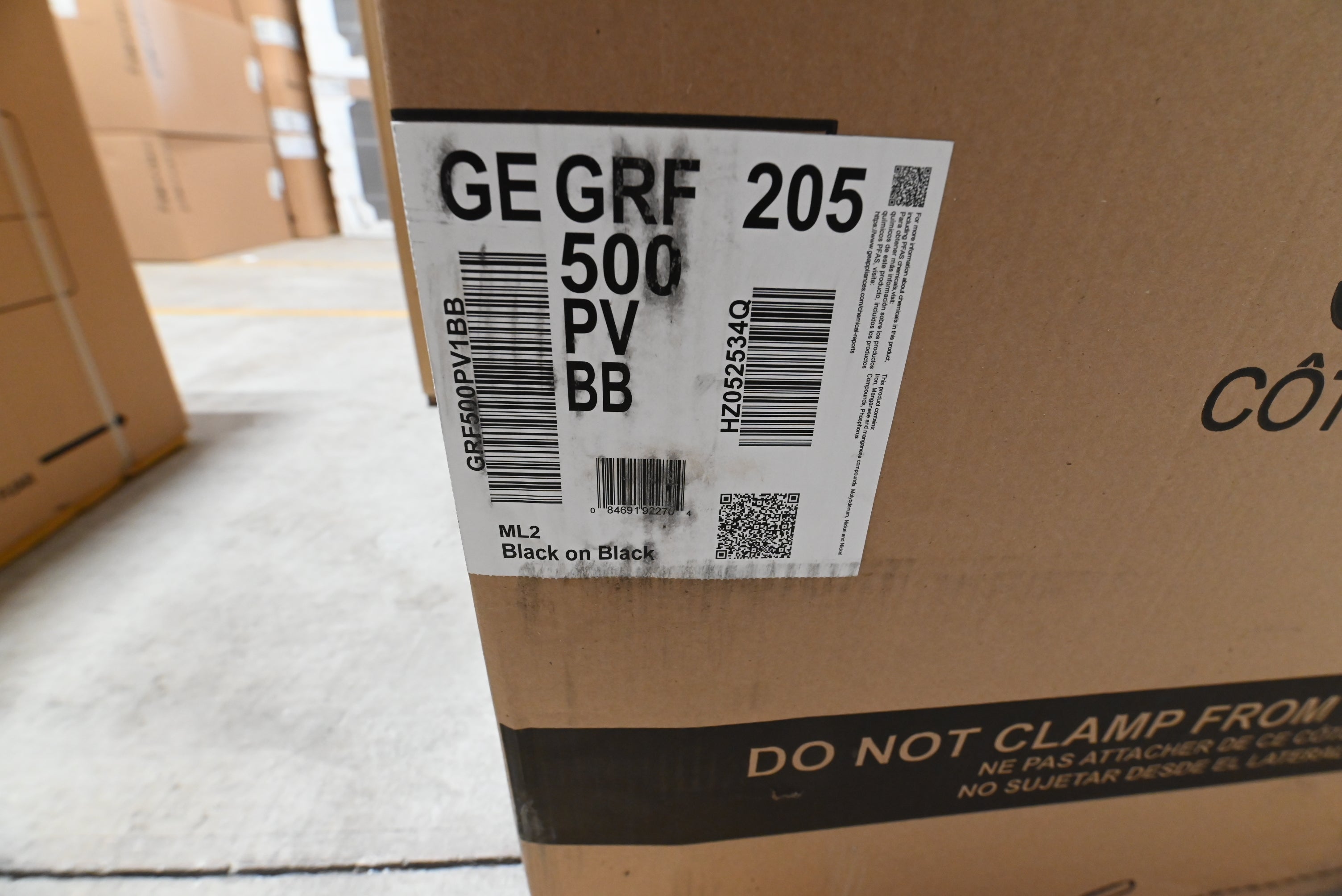 GE 500 Series GRF500PVBB 30" Black Freestanding Smoothtop Electric Range