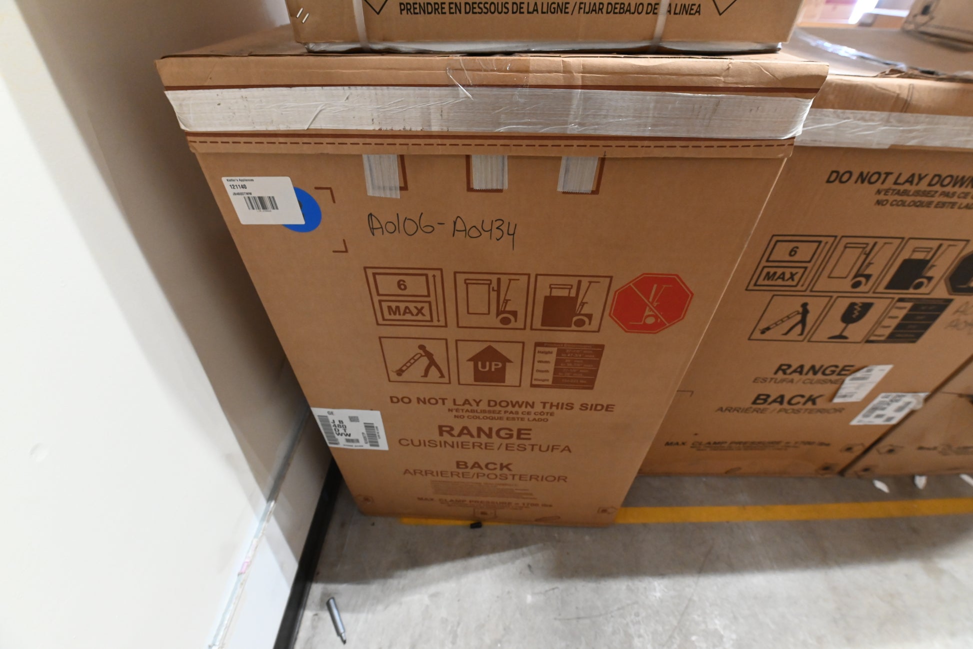 GE JB480DTWW 30" White Freestanding Electric Range