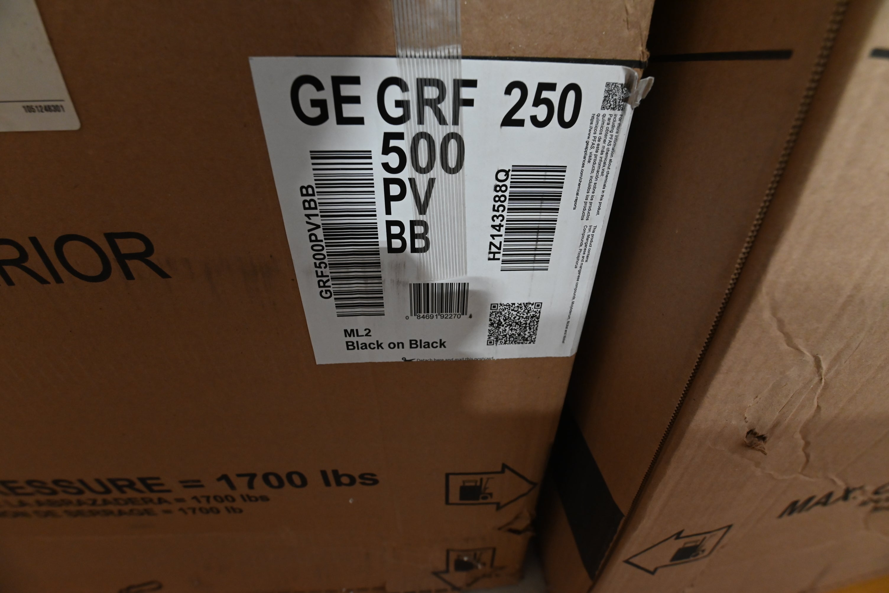 GE 500 Series GRF500PVBB 30" Black Freestanding Smoothtop Electric Range