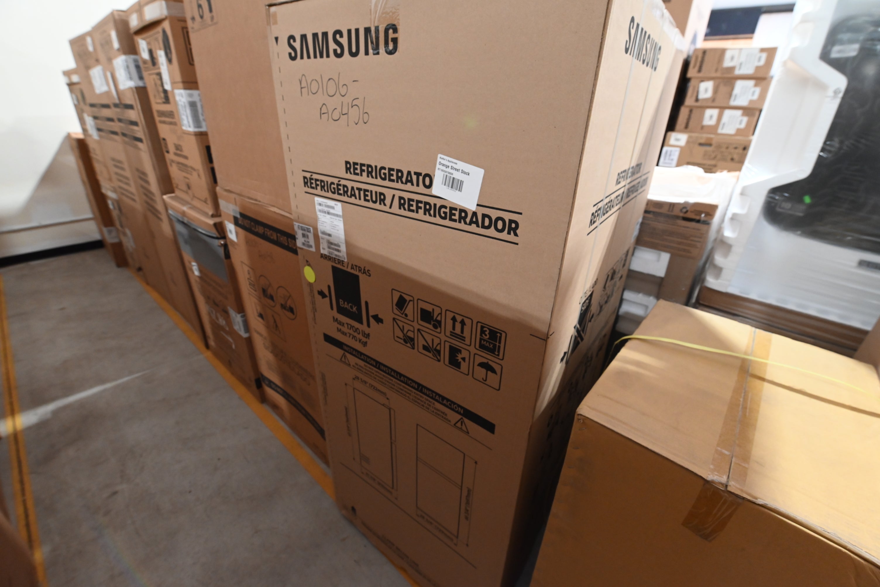 Samsung RT18DG6700SR 29" Stainless Steel Freestanding Smart Top Freezer Refrigerator