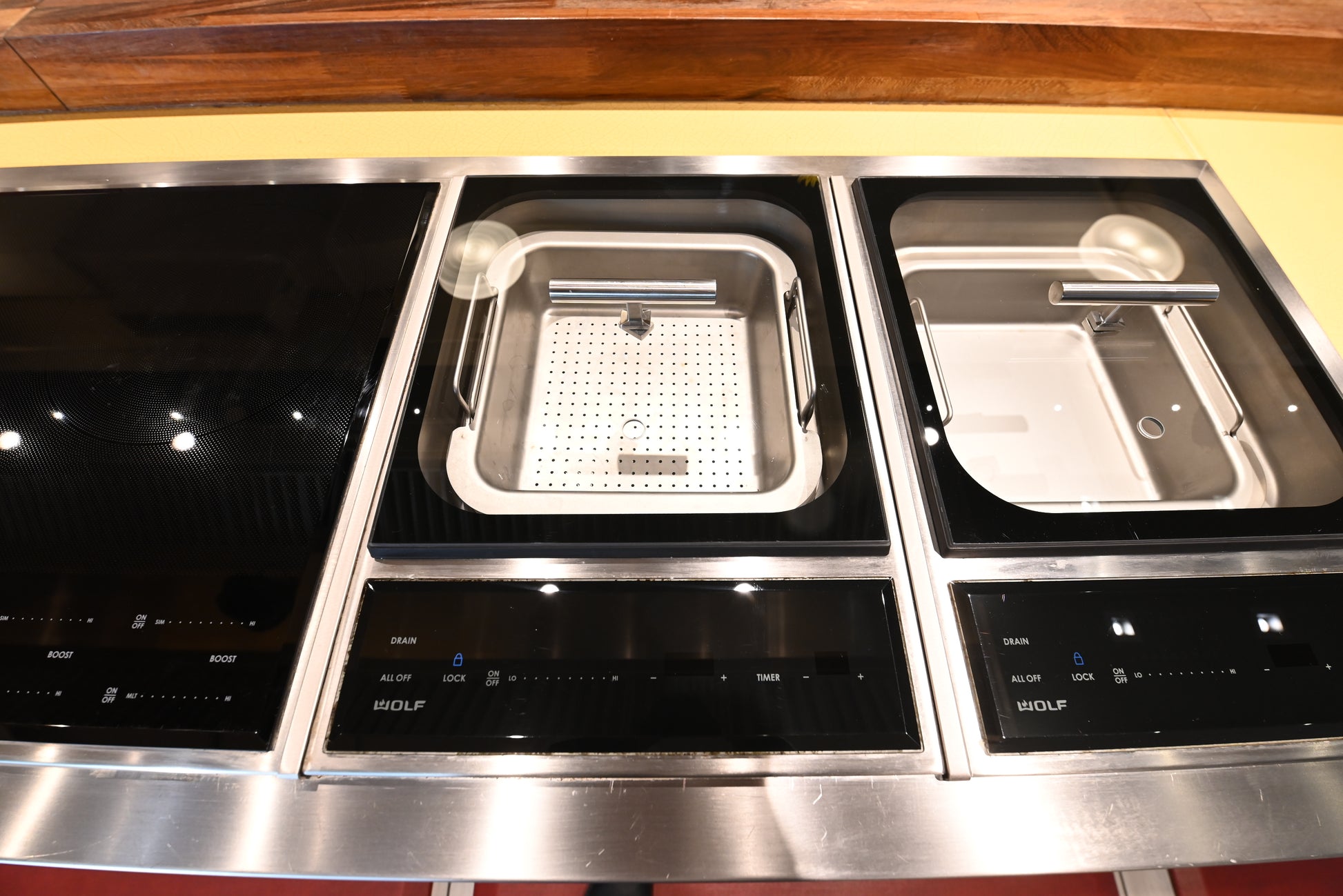 Wolf Certified SM15TF/S 15" Stainless Steel Electric Transitional Steamer