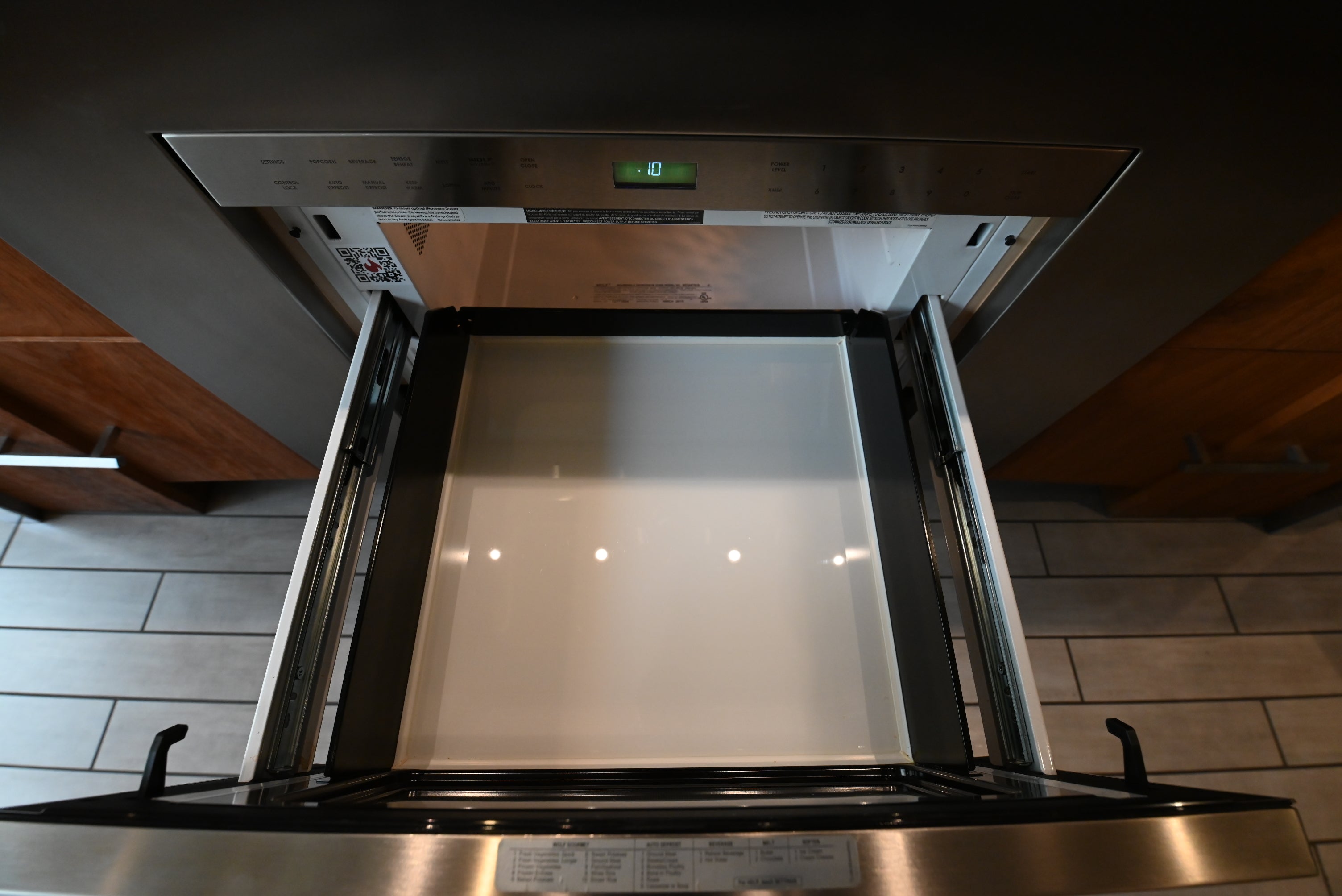 Wolf Certified MD24TE/S 24" Stainless Steel Microwave Drawer