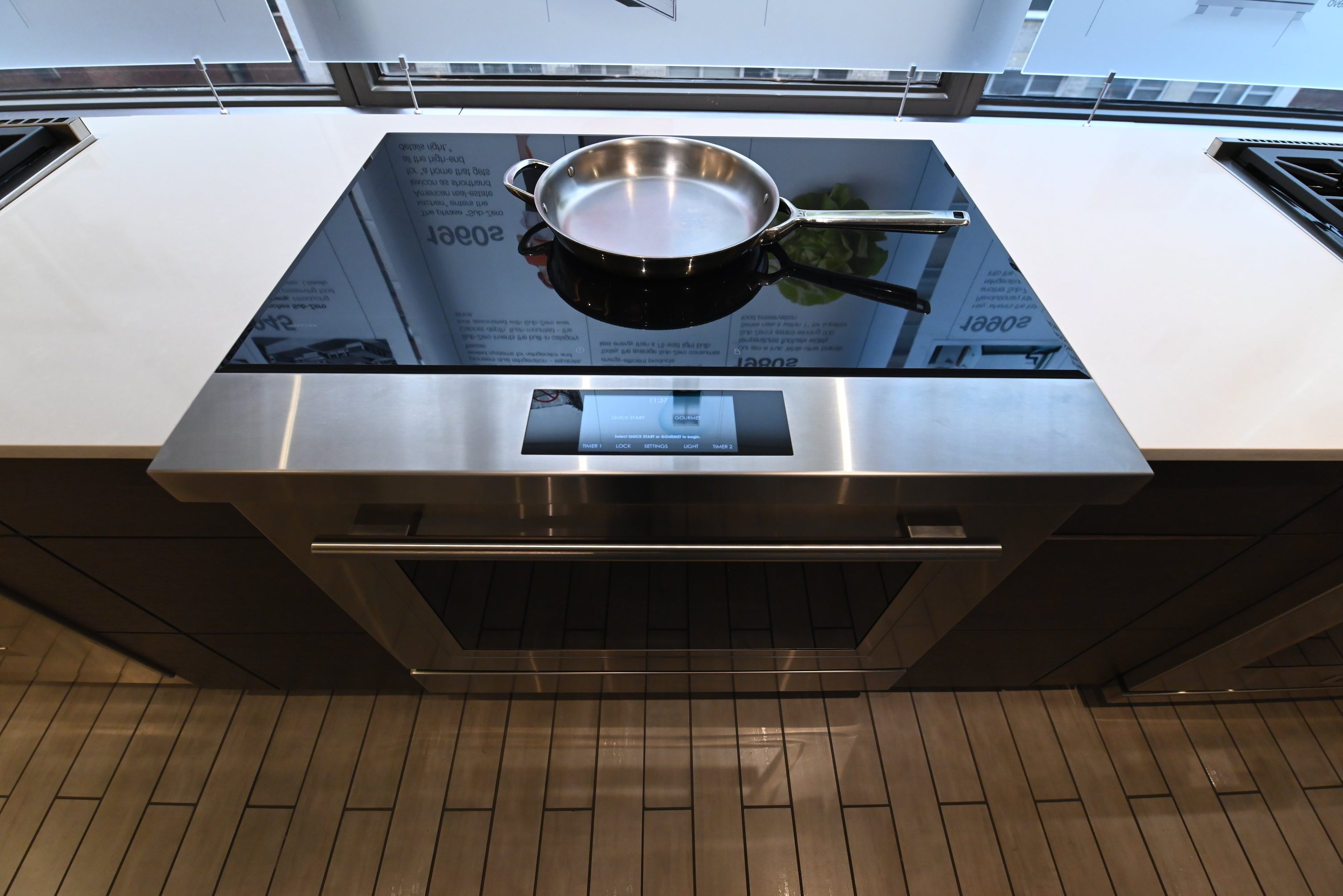 Wolf Certified IR36550/S/T 36" Stainless Steel Transitional Induction Range