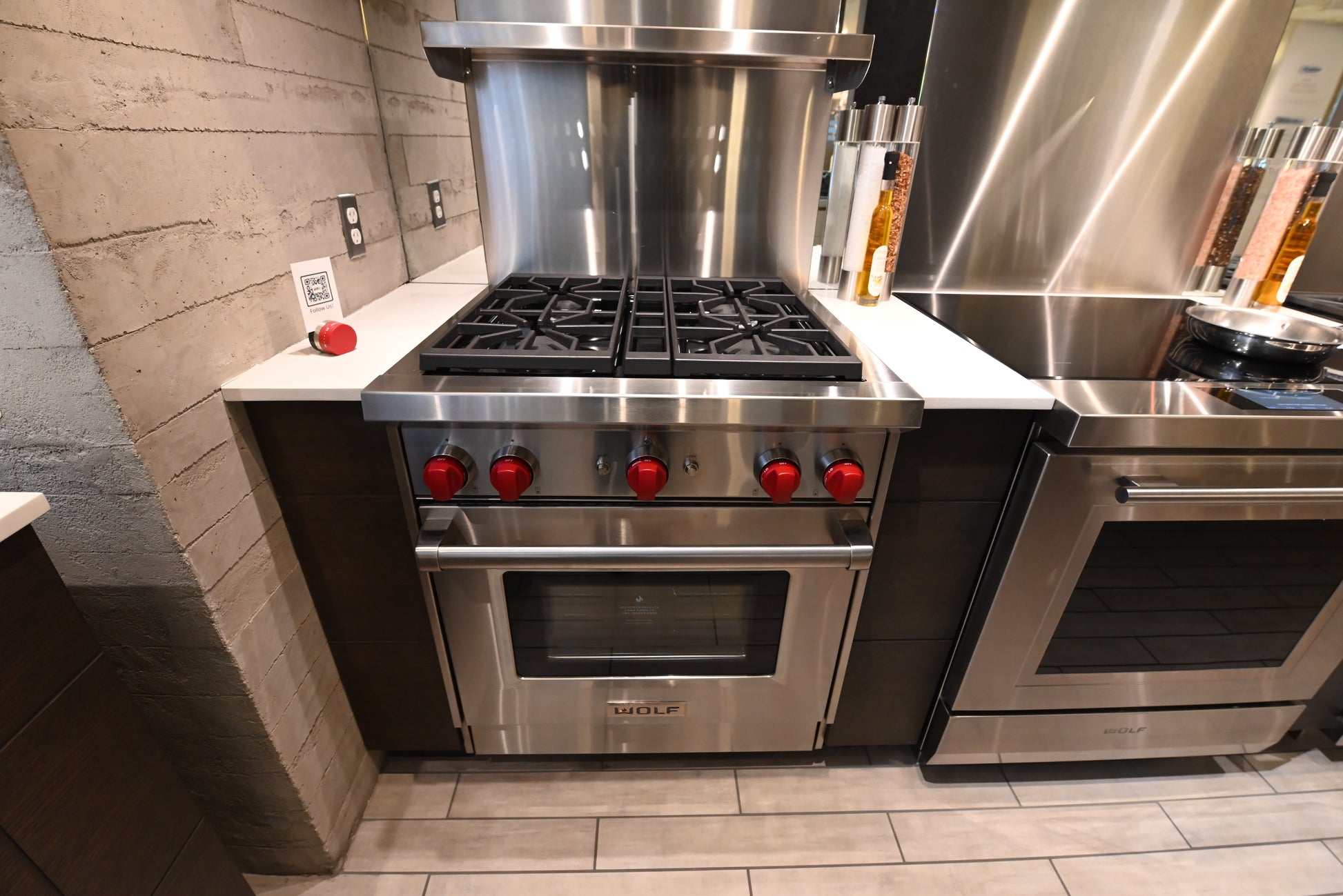 Wolf Certified GR304 30" Stainless Steel Pro-Style Gas Range