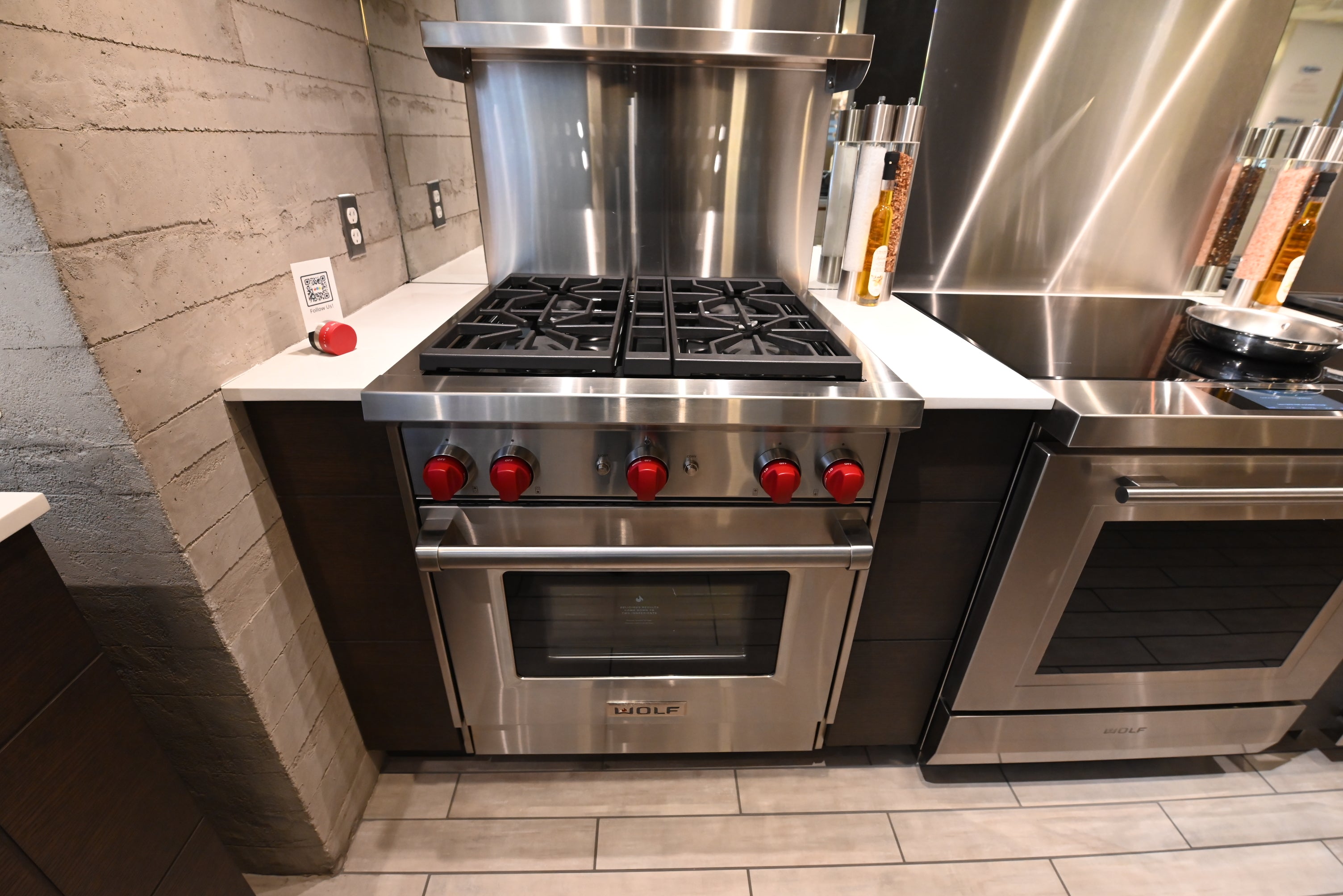 Wolf Certified GR304 30" Stainless Steel Pro-Style Gas Range