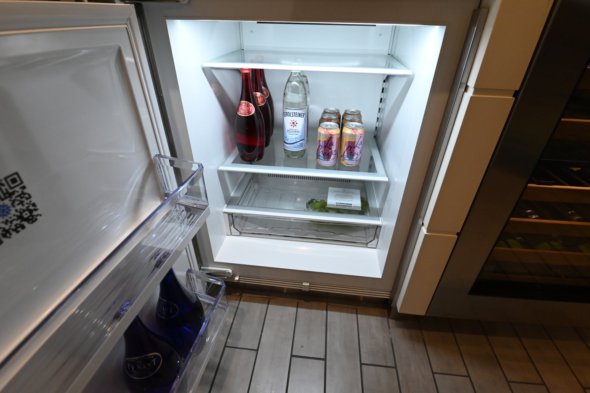 Sub-Zero Certified DEU2450R/L 24" Stainless Steel Undercounter Refrigerator