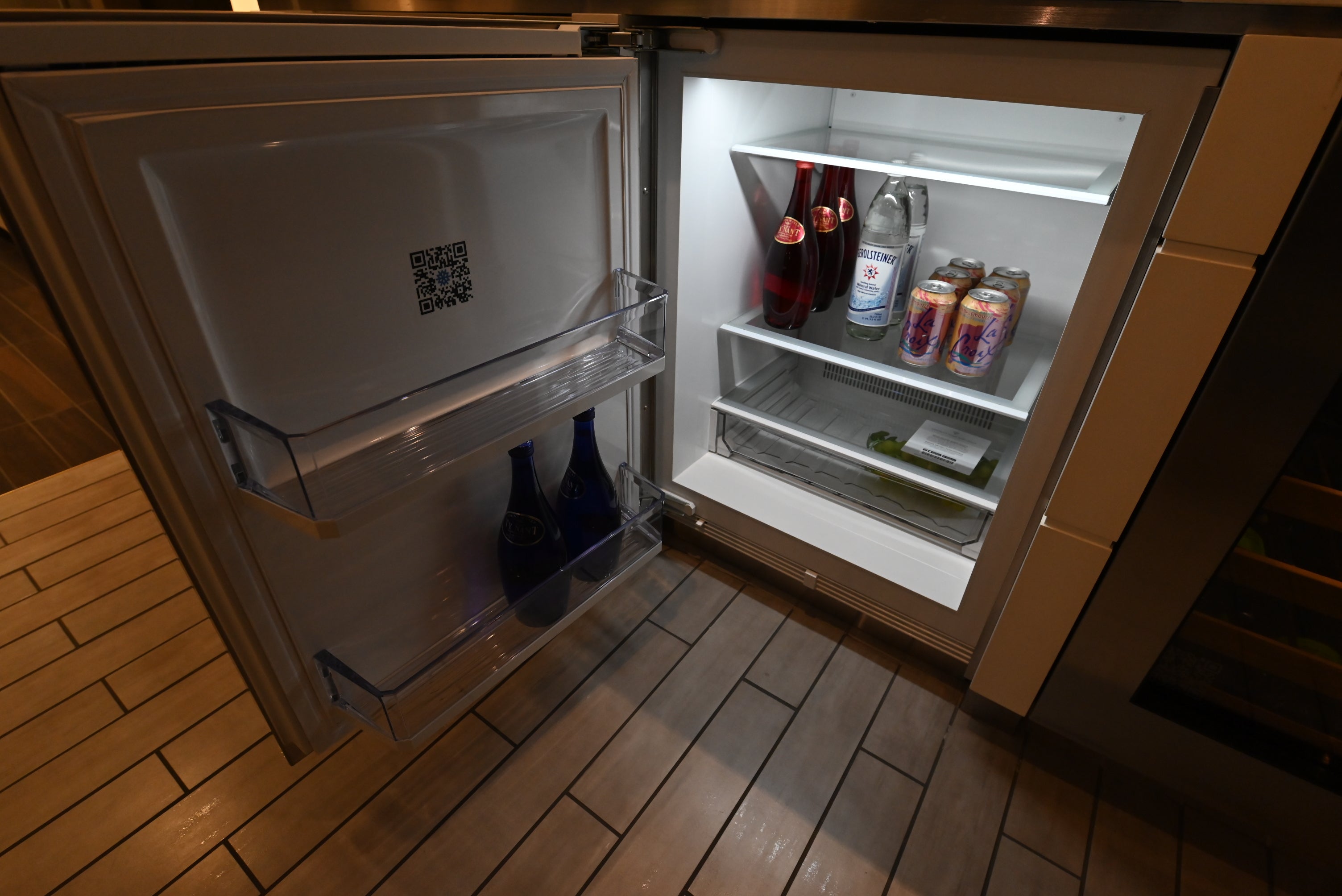 Sub-Zero Certified DEU2450R/L 24" Stainless Steel Undercounter Refrigerator