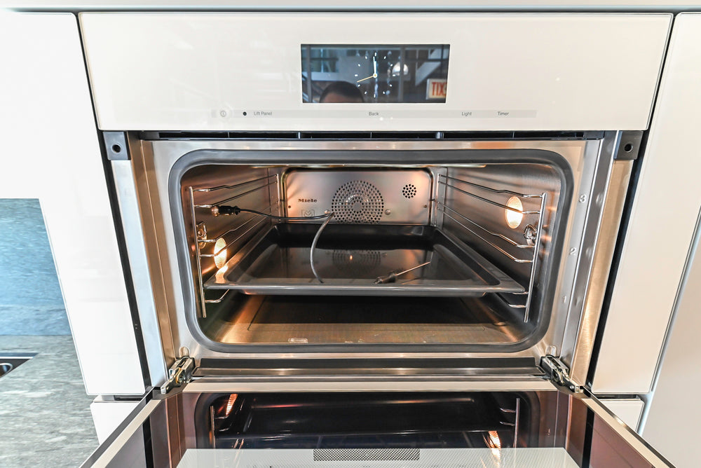 Valcucine Venture: Forma Mentis Modern Kitchen with Genius Loci Island